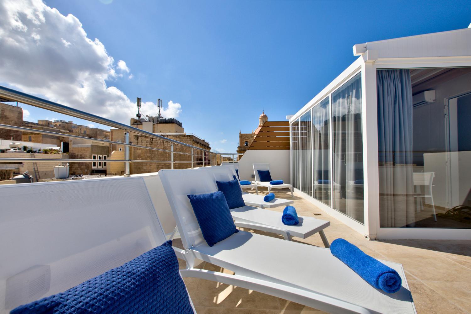 Luxury 4-bedroom Duplex With Stunning Sea Views Private Terrace And Jacuzzi Valeta