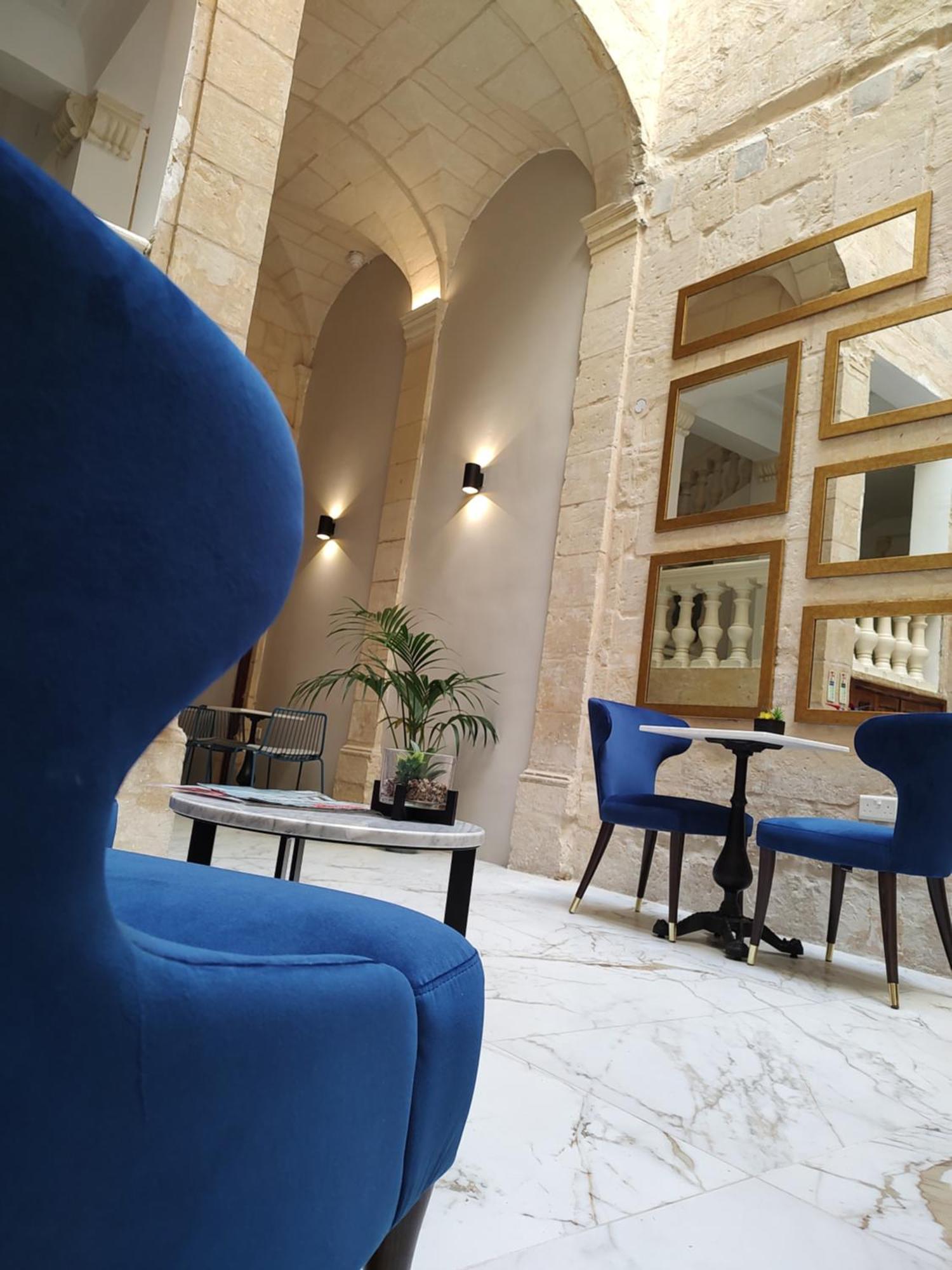 Mulberry Hotel *