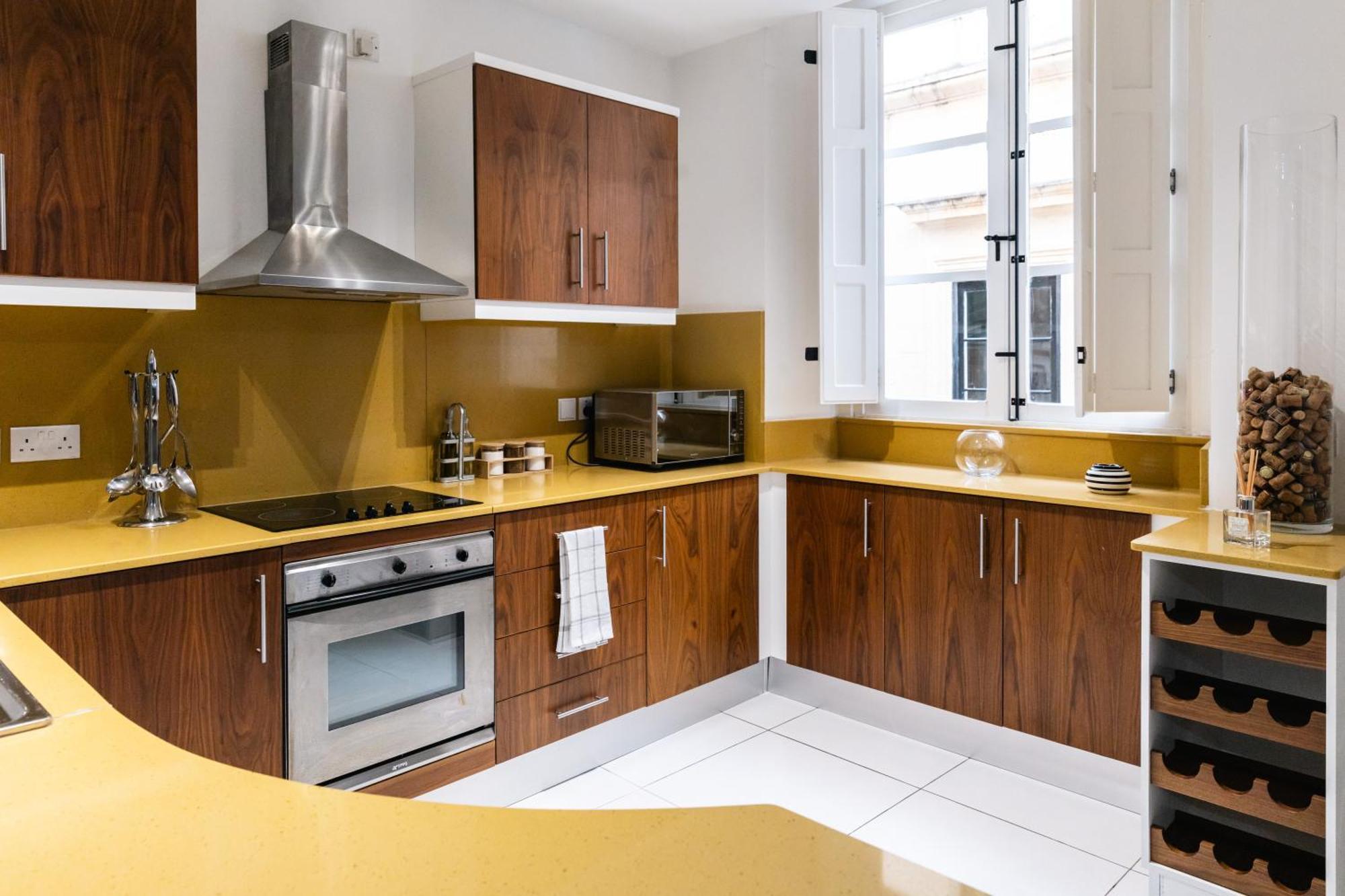 Modern 2br Flat In By Arcobnb Apartment