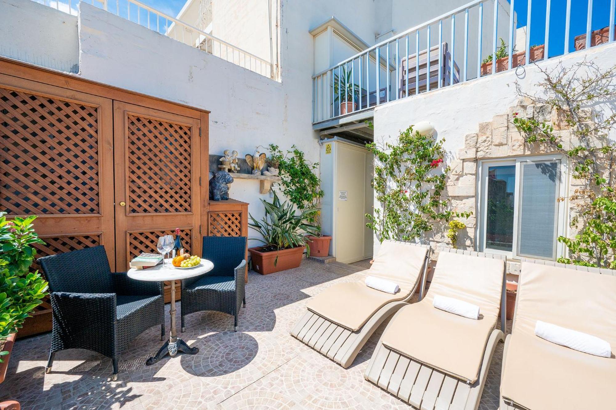 19 * Valletta