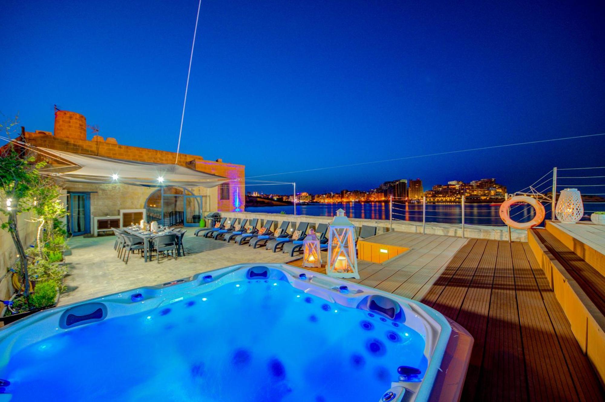 Villa Waterfront With Pool And Jacuzzi Valletta