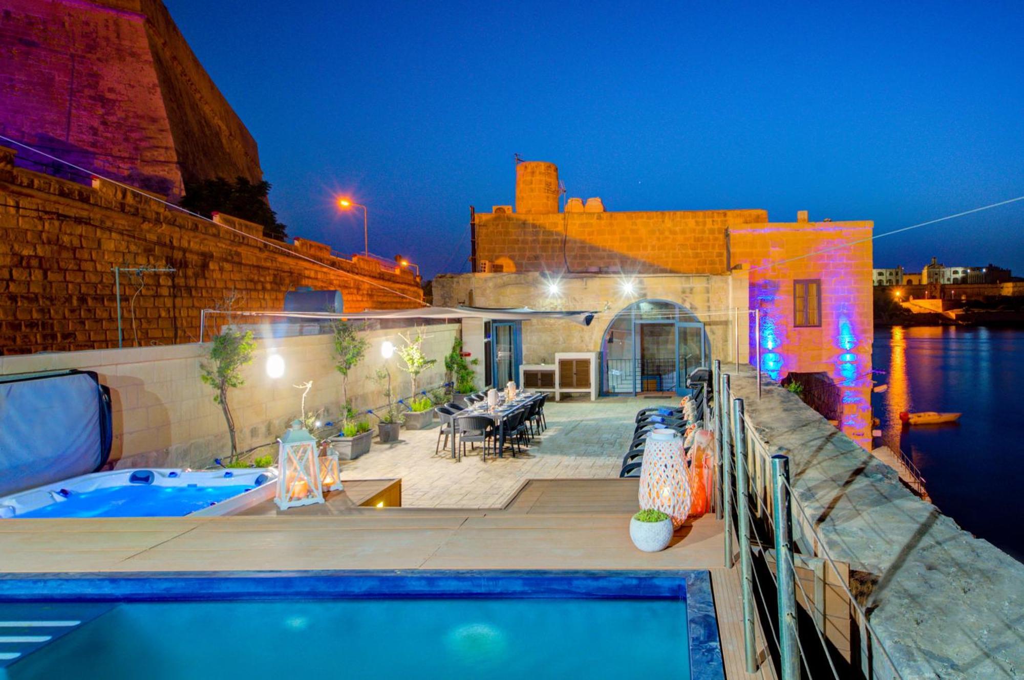 Waterfront With Pool And Jacuzzi Valletta