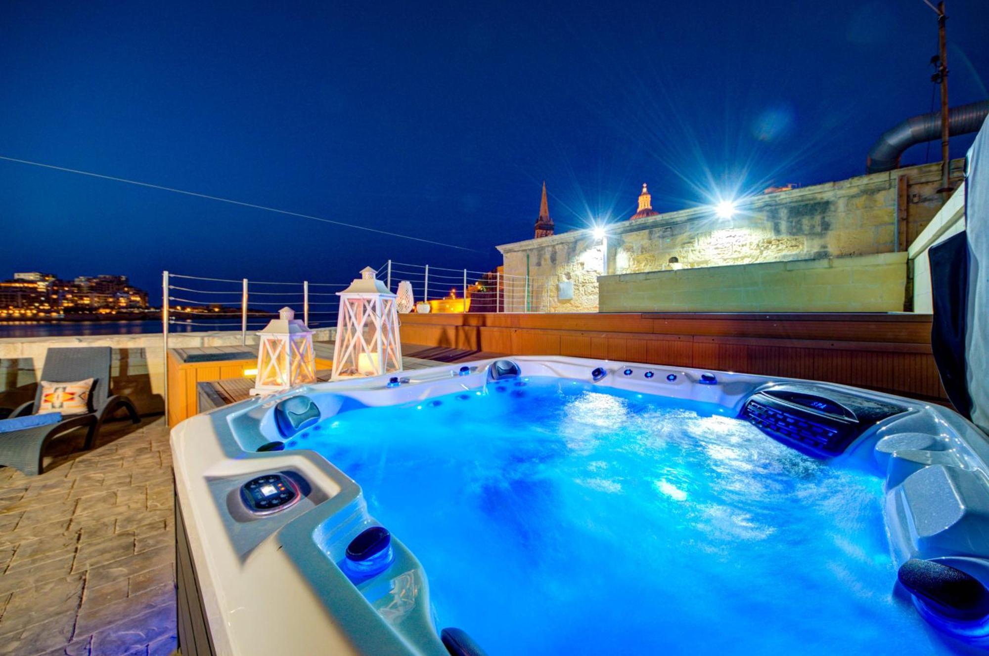 Villa Waterfront With Pool And Jacuzzi Valletta