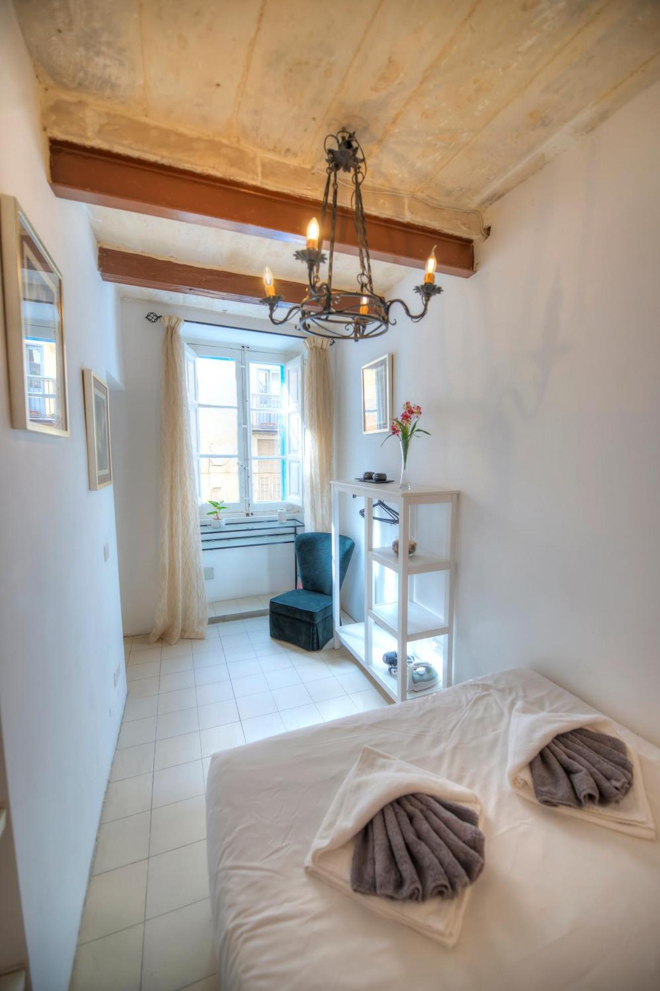 Holiday home Charming House In The Heart Of Cpac1-3