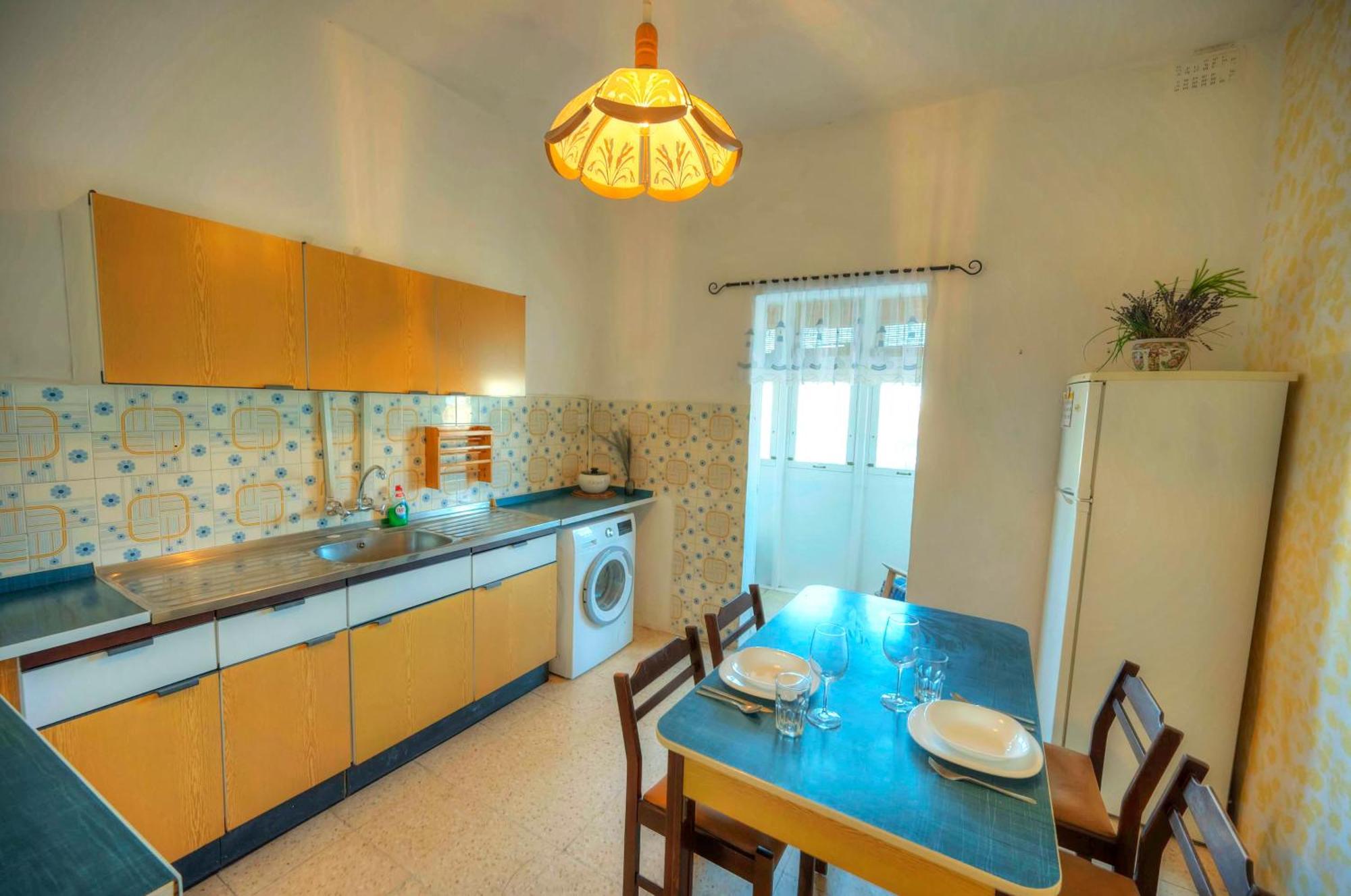 Charming One Bedroom, Sea View Balcony, Center. Apartment Valletta