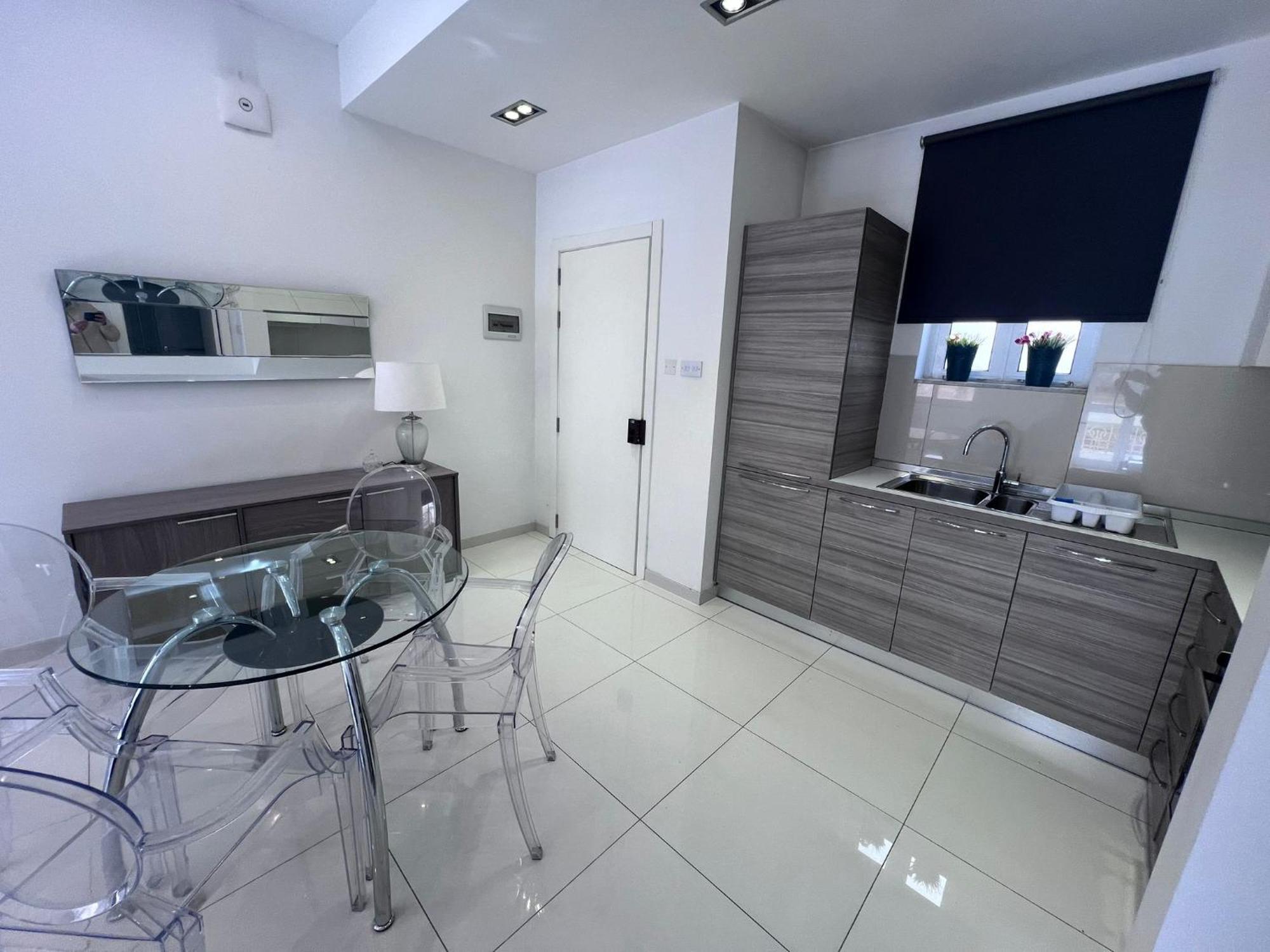 Sunny One Bedroom In Old Bakery Street Apartment Valletta