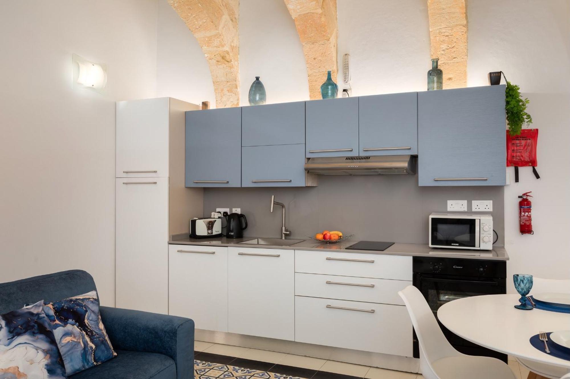Apartment Modern Traditional With Maltese Internal Court Yard - Designed With Traditional Stone And Tiling Valletta