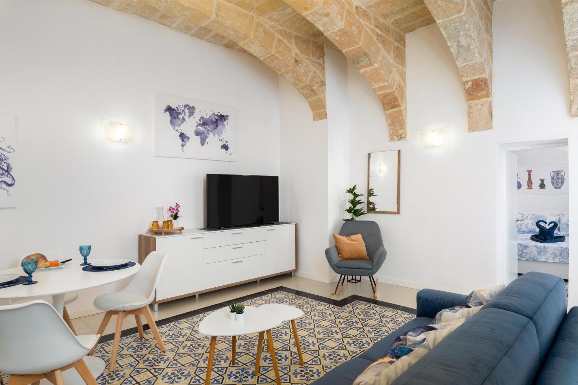 Apartment Modern Traditional With Maltese Internal Court Yard - Designed With Traditional Stone And Tiling