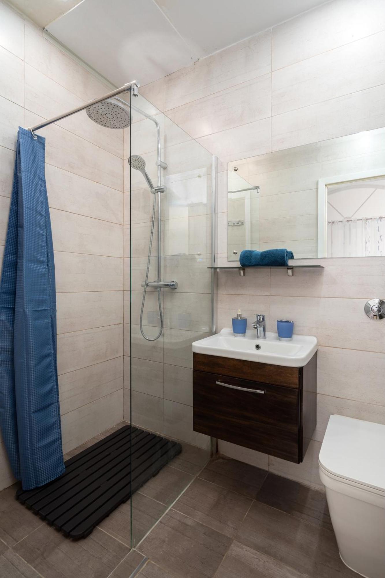 Modern Traditional With Maltese Internal Court Yard - Designed With Traditional Stone And Tiling Apartment *