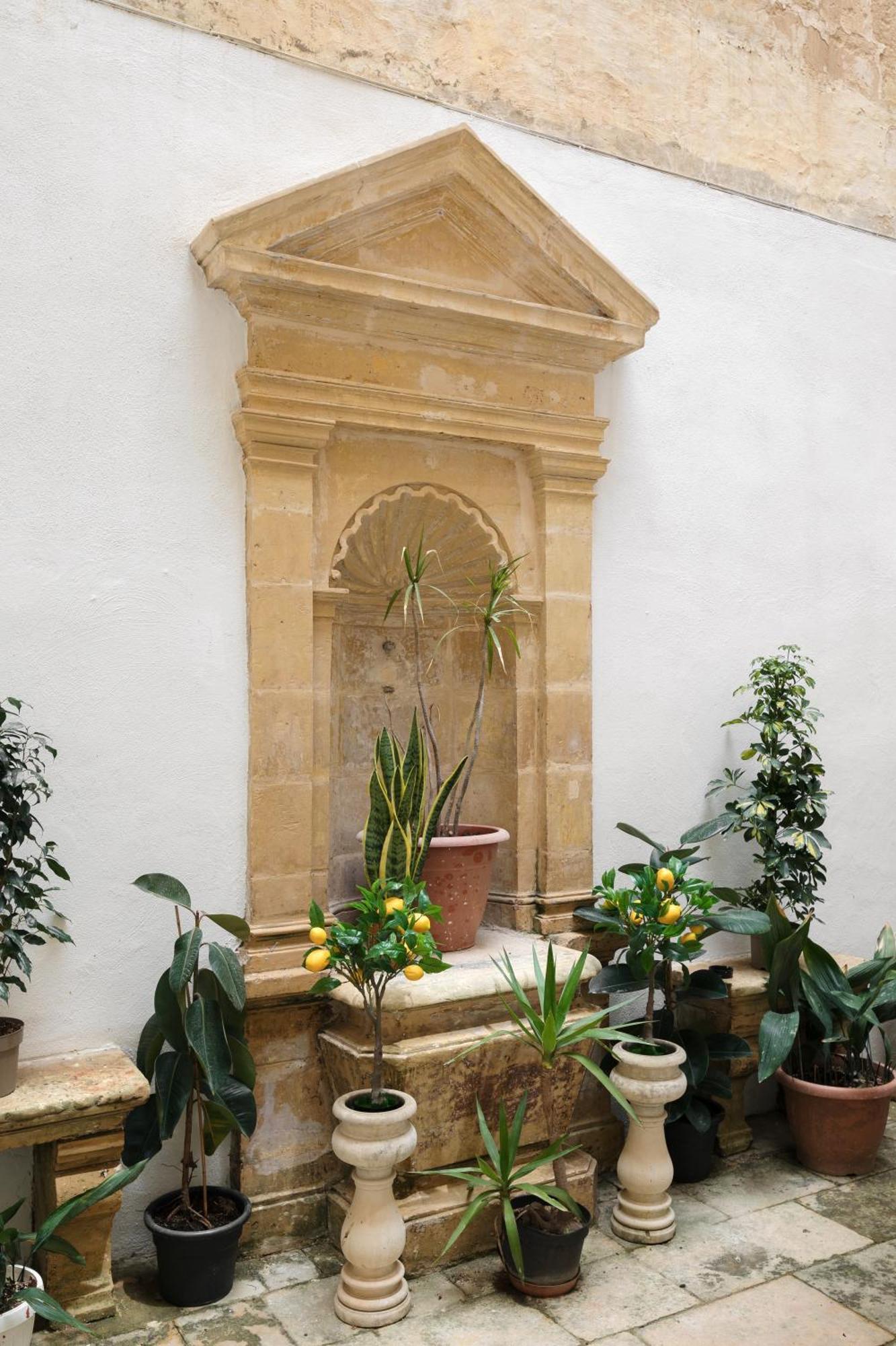 Modern Traditional With Maltese Internal Court Yard - Designed With Traditional Stone And Tiling