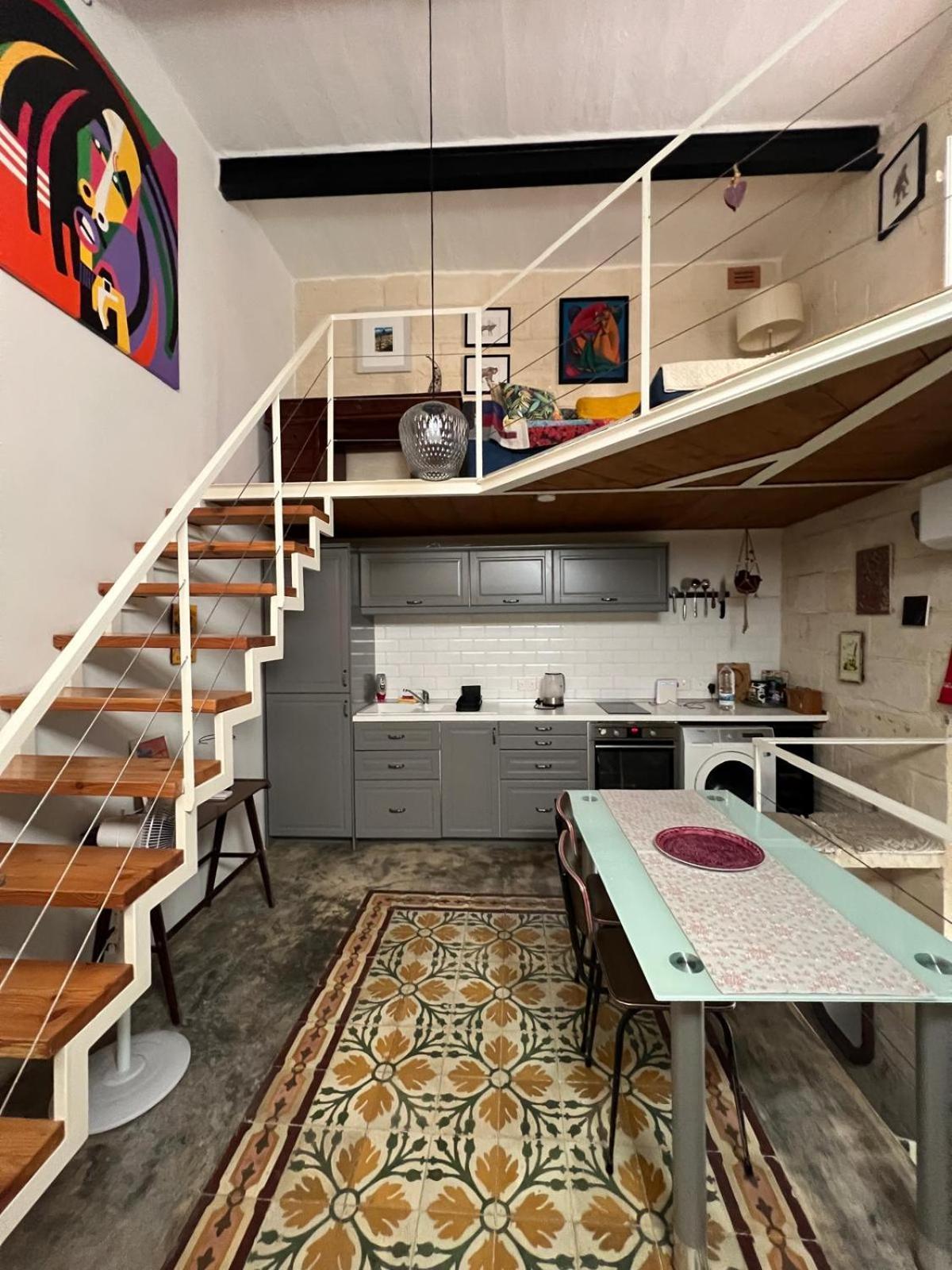 Valletta's Charming Loft Apartment *