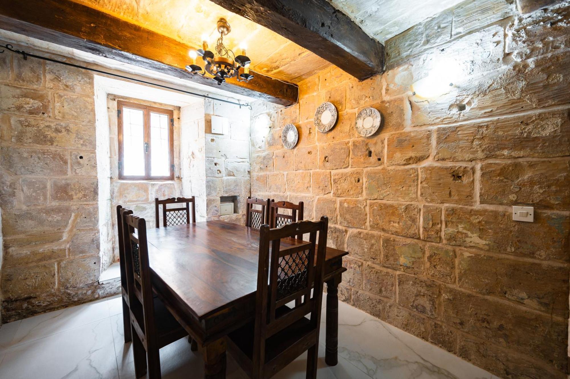 Thor's Space * Valletta