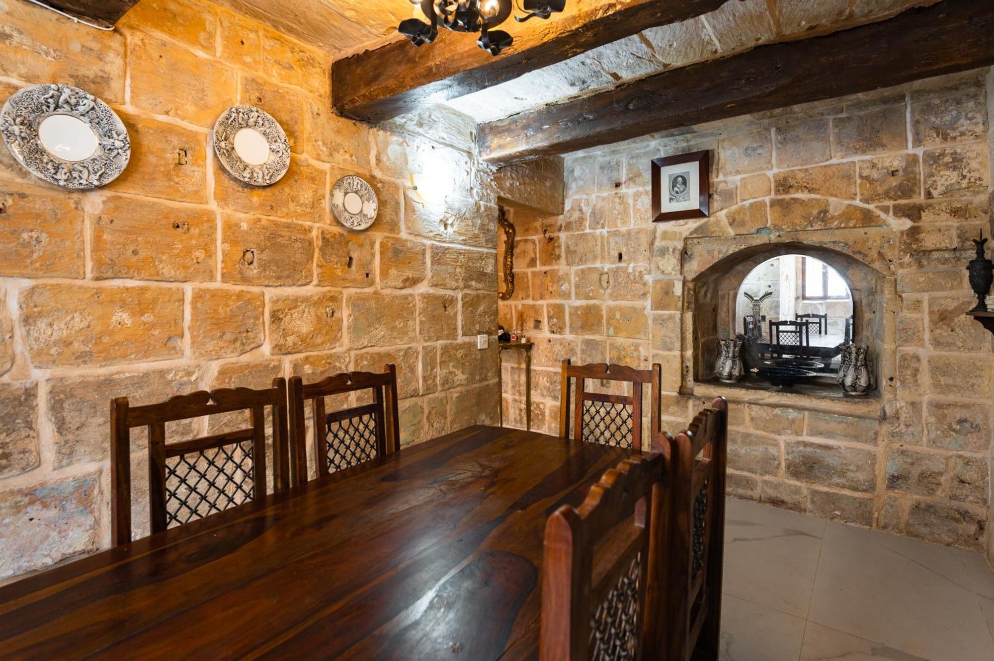 Thor's Space * Valletta