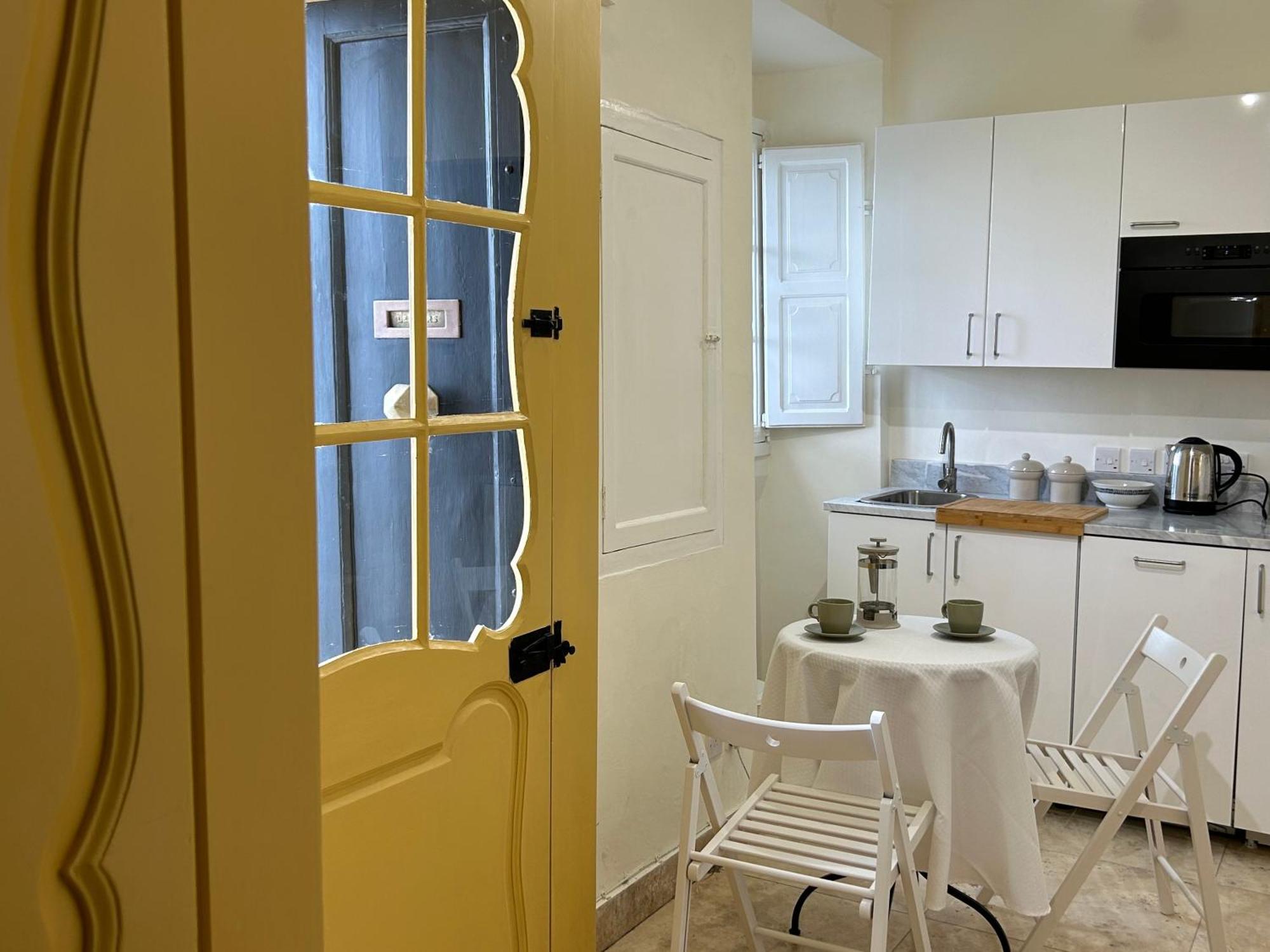 Prestigious Pied A Terre Wignacourt With Views * Valletta