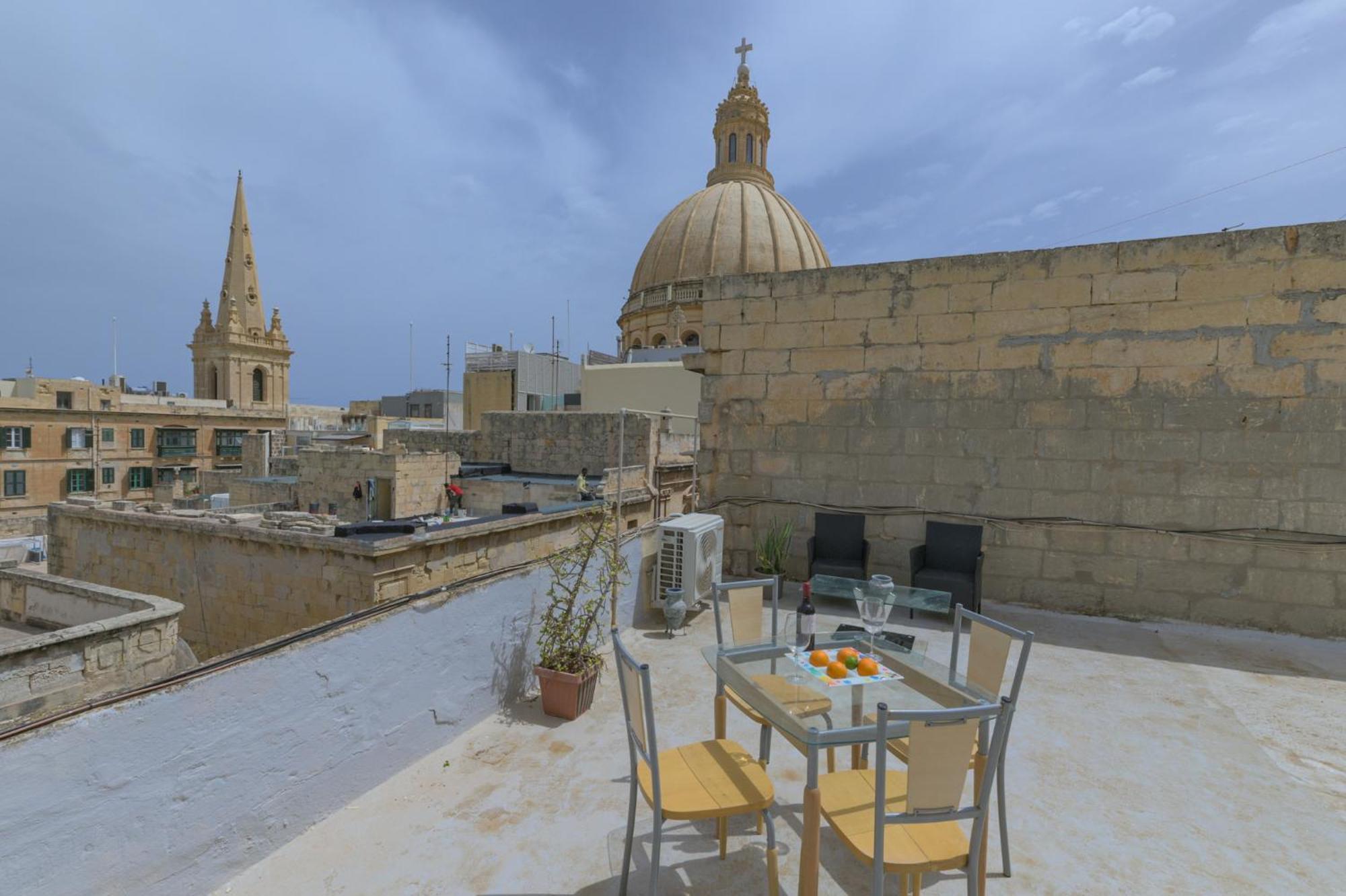 New 1 Bedroom In Centre With Terrace And Views * Valletta
