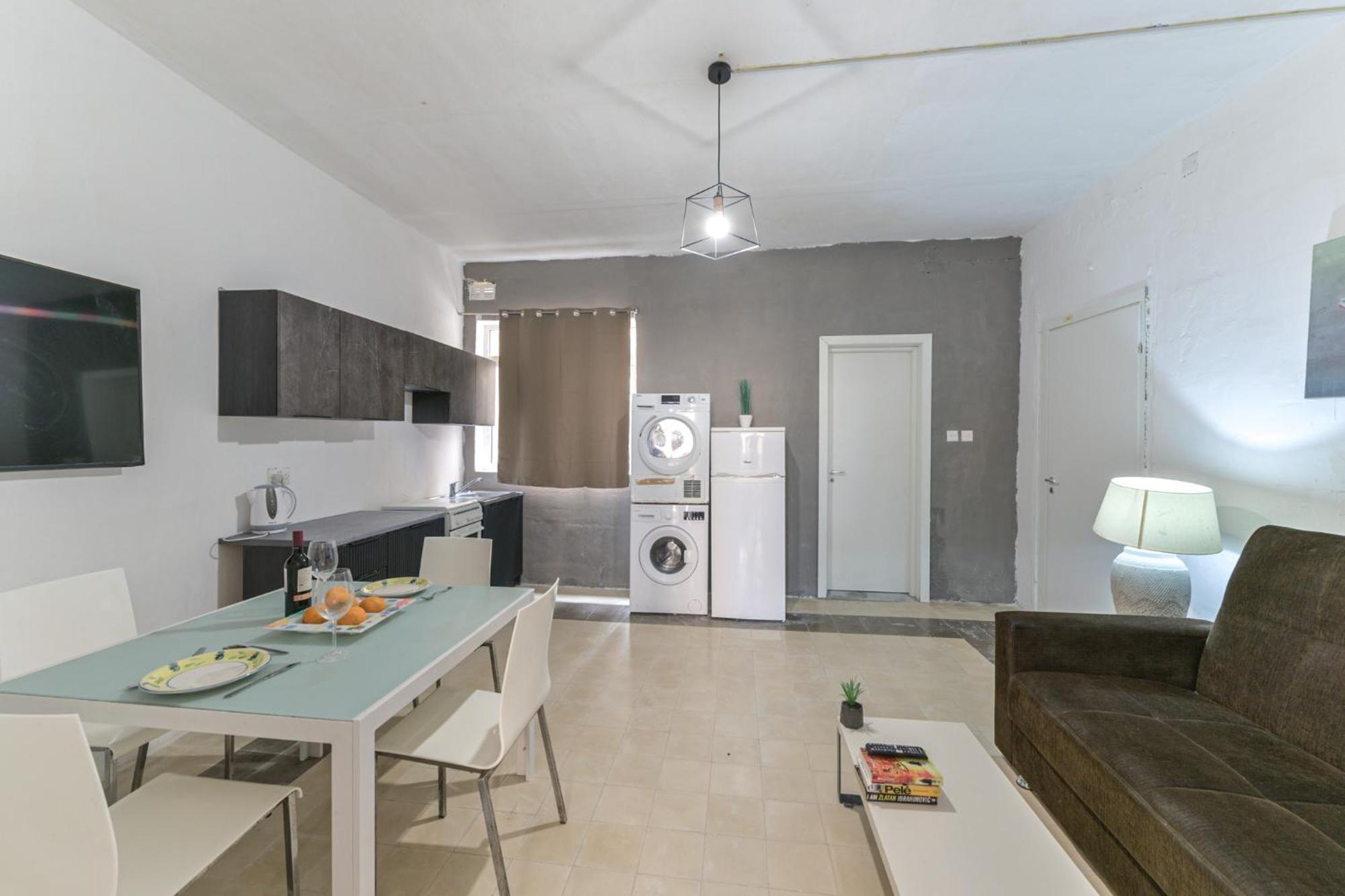 New 1 Bedroom In Centre With Terrace And Views Apartment *