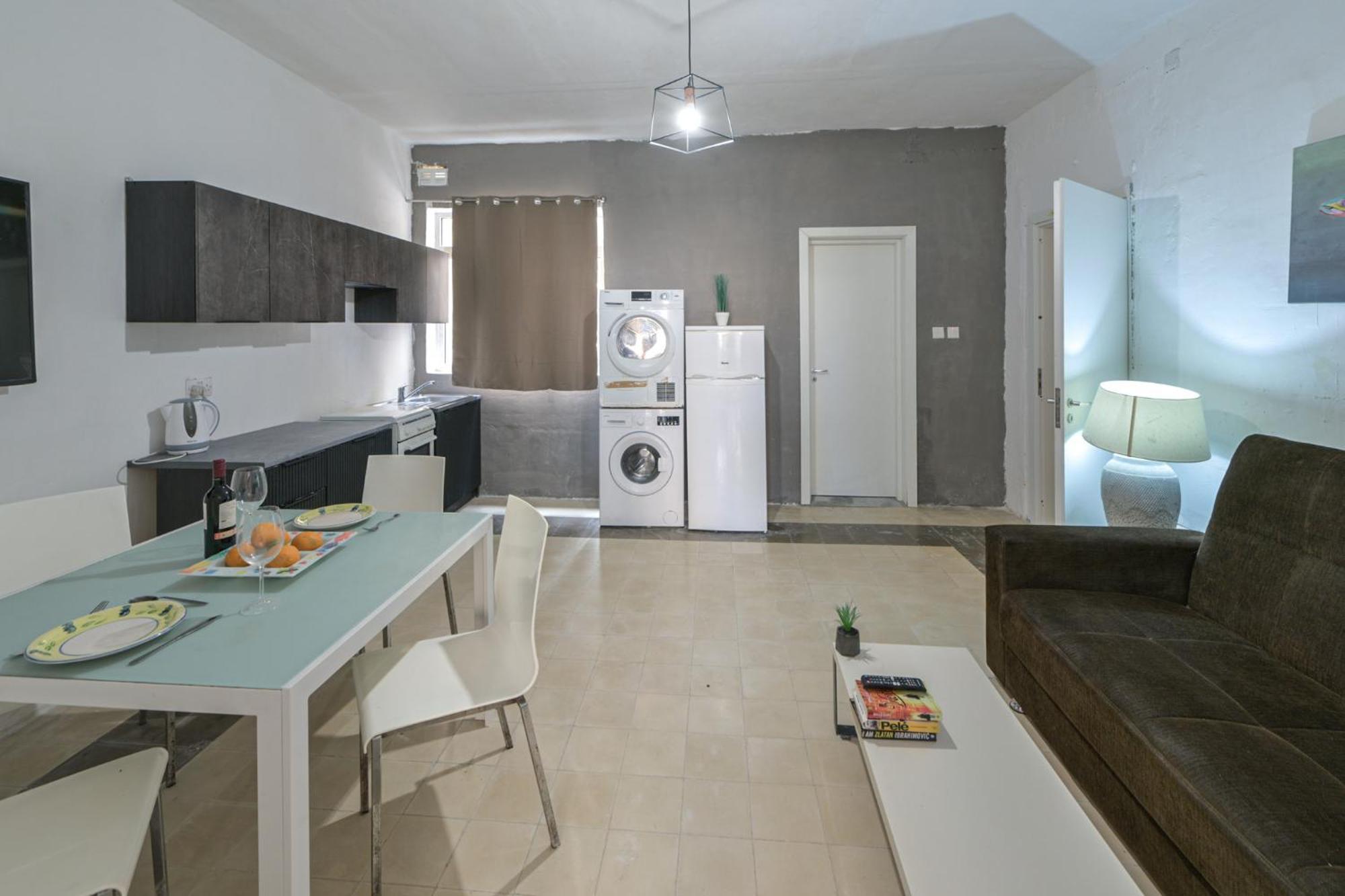 Apartment New 1 Bedroom In Centre With Terrace And Views