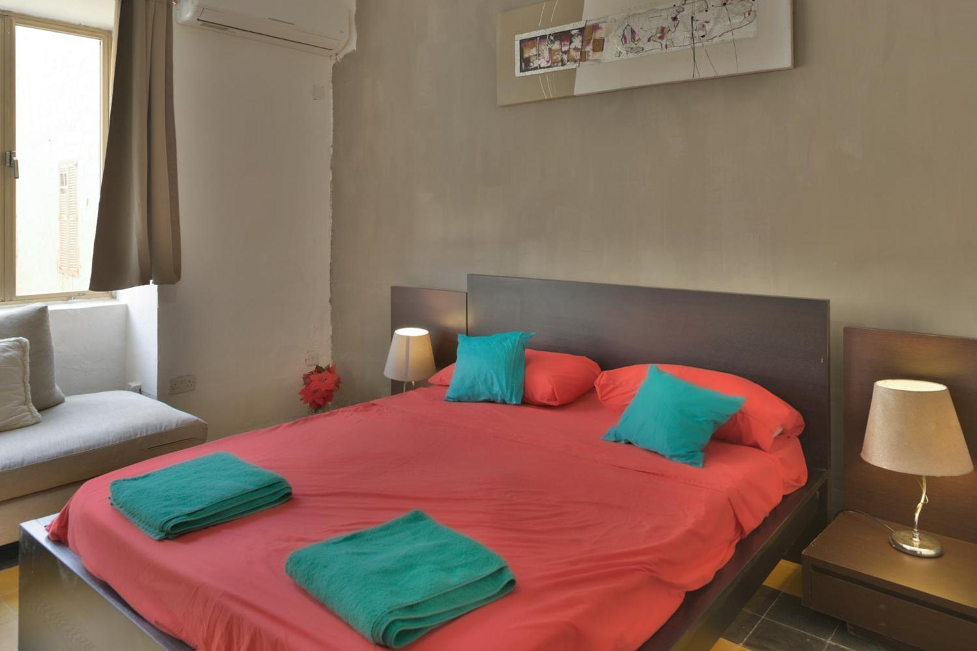 New 1 Bedroom In Centre With Terrace And Views Apartment