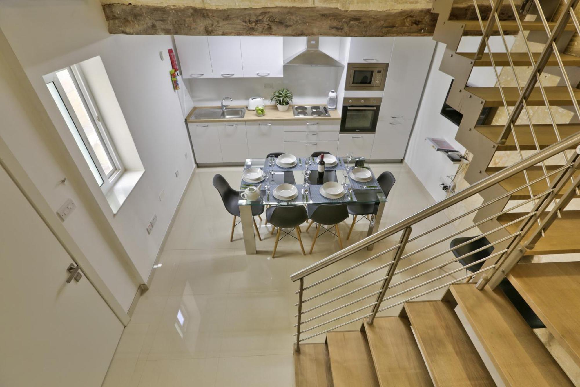 Exquisite 3-bedroom Duplex Penthouse With Jacuzzi In Centre Apartment Valletta