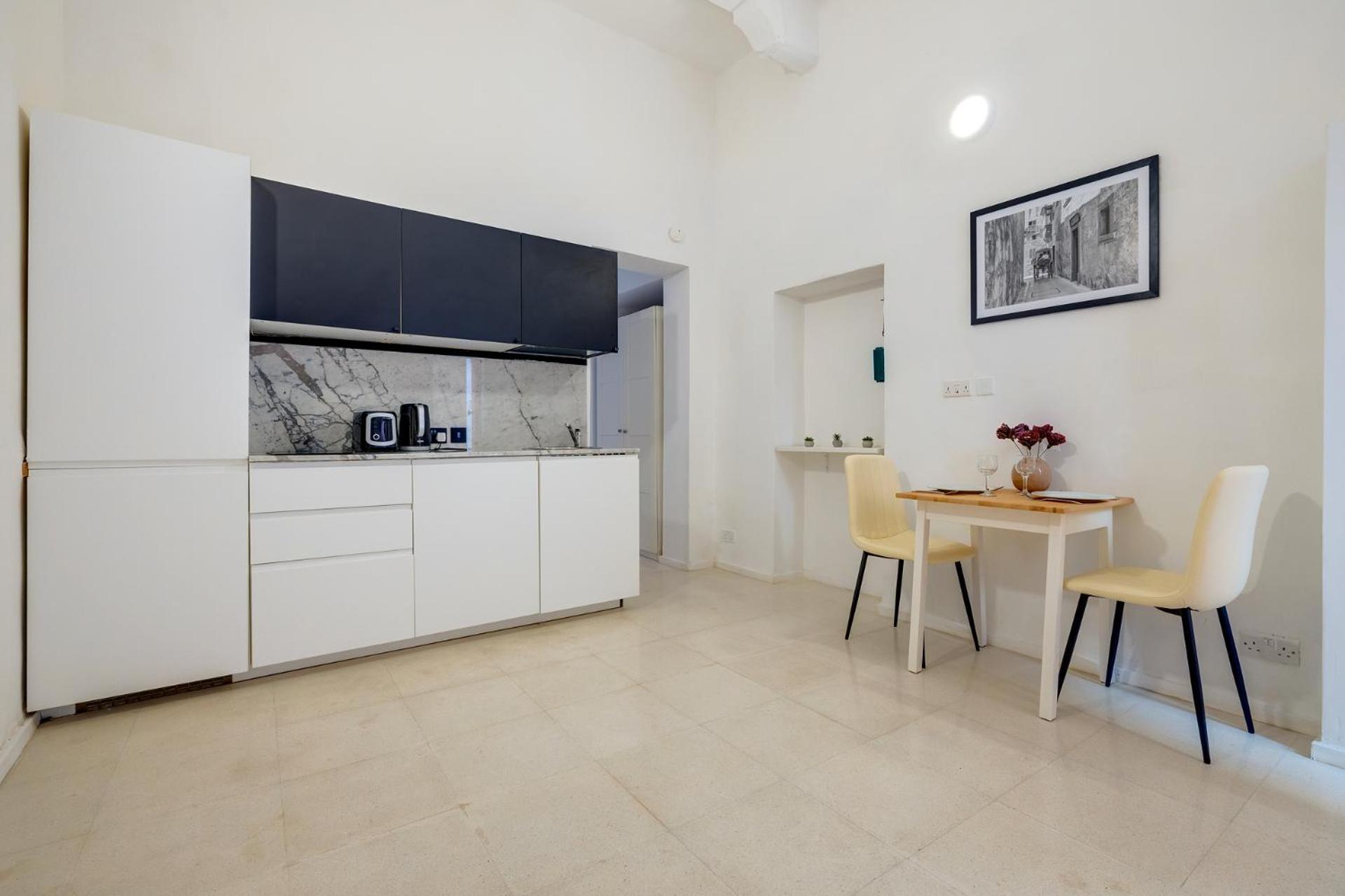 Trendy 1 Bedroom In The Heart Of Apartment *