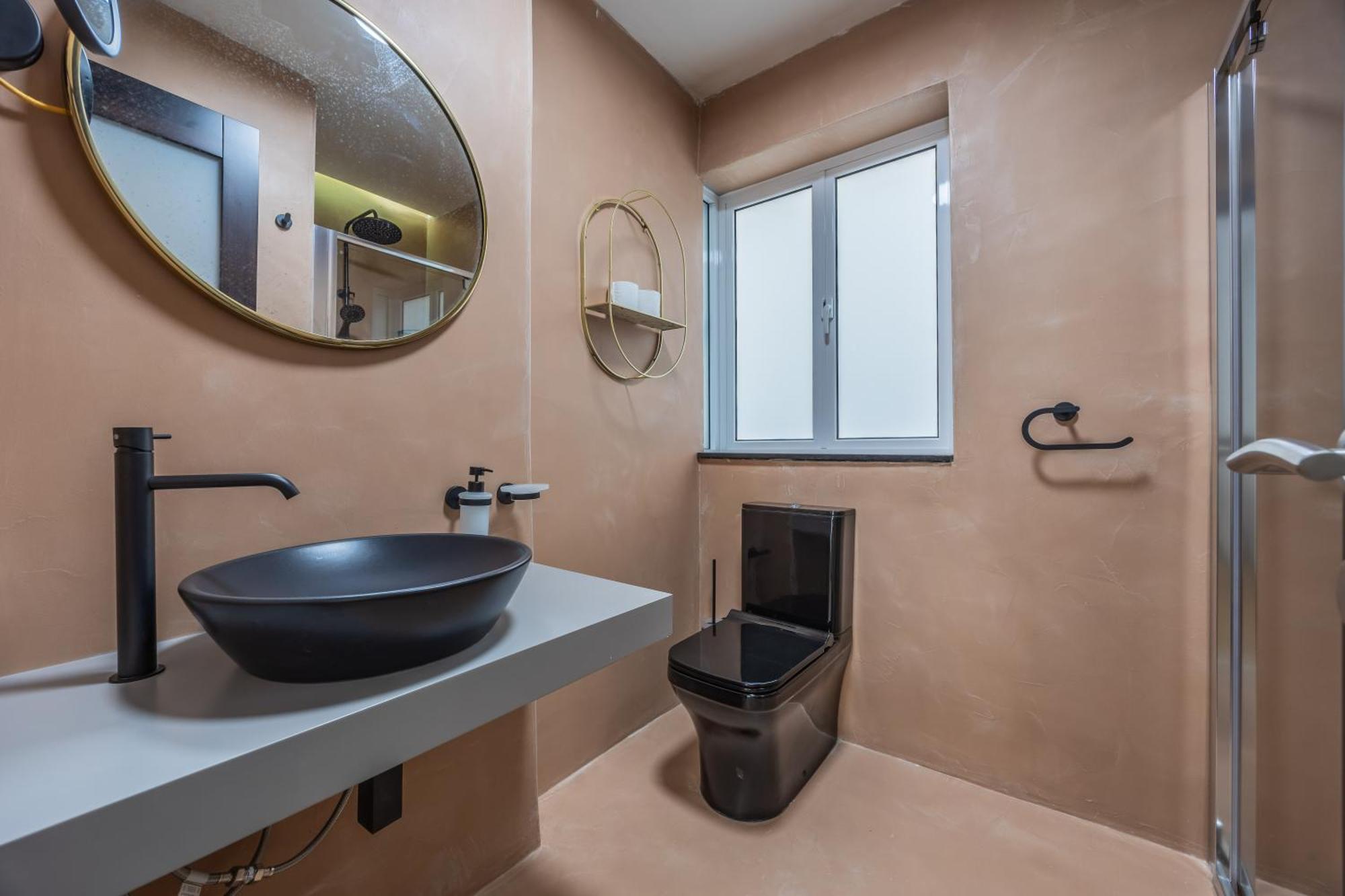 Traditional 2br Stylish Townhouse With Maltese Balcony - Close To Triton Fountain Valletta, Sliema & Saint Julians