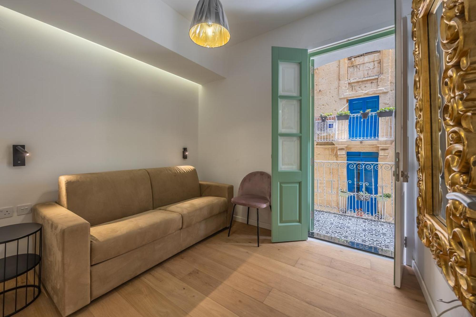 Traditional 2br Stylish Townhouse With Maltese Balcony - Close To Triton Fountain Valletta, Sliema & Saint Julians Apartamento *