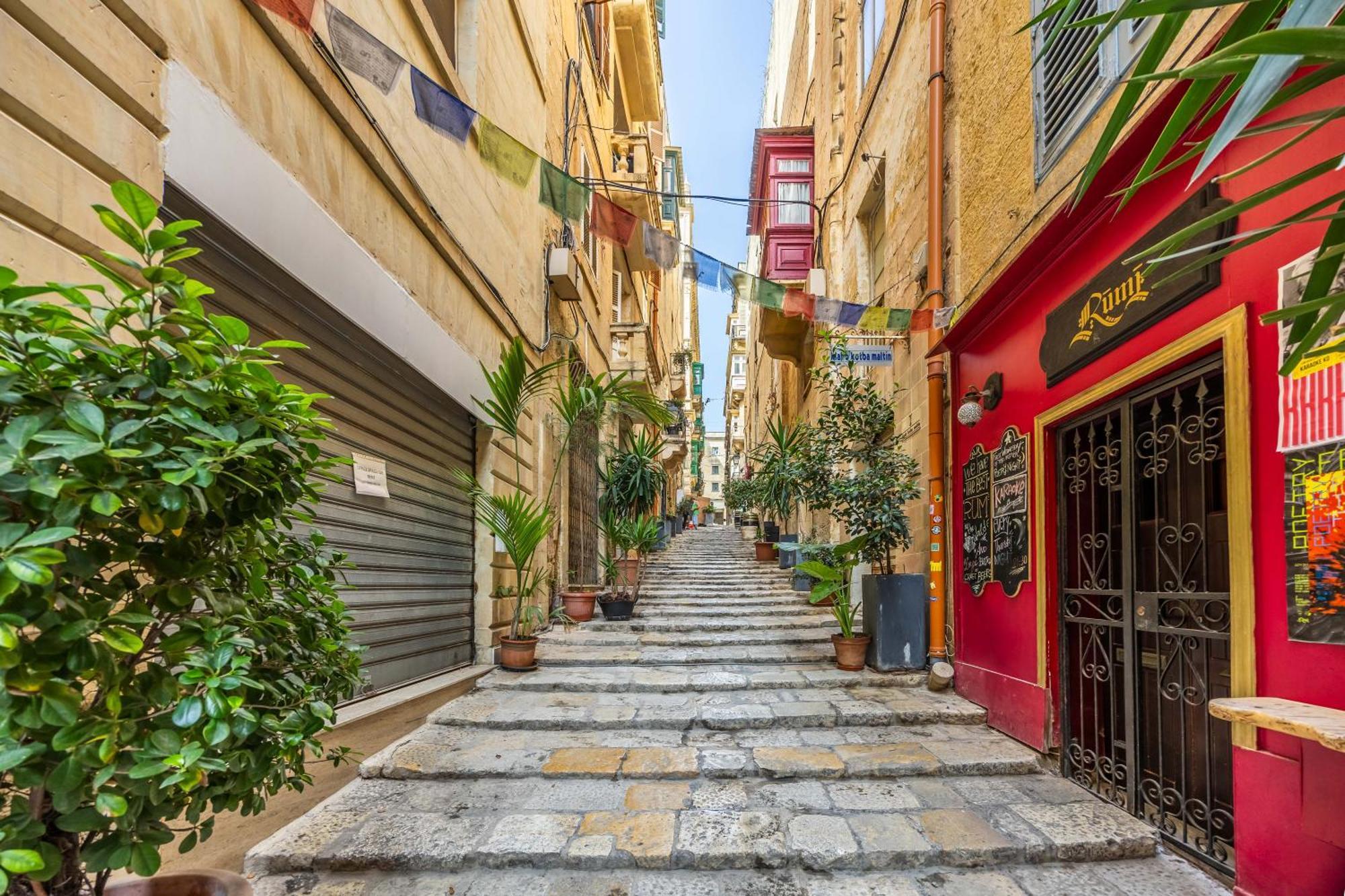 Stunning 1-bed In Heart Of Apartment
