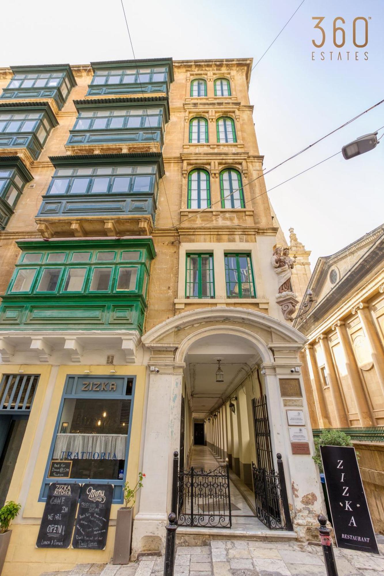 Postcard Penthouse By 360 Estates Apartment Valletta
