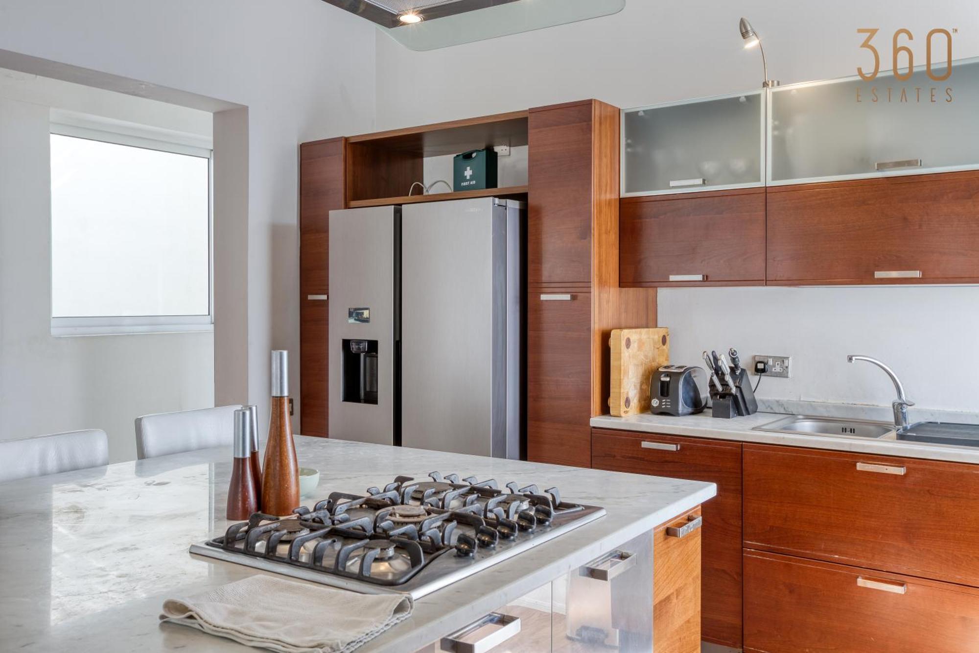 Postcard Penthouse By 360 Estates * Valletta