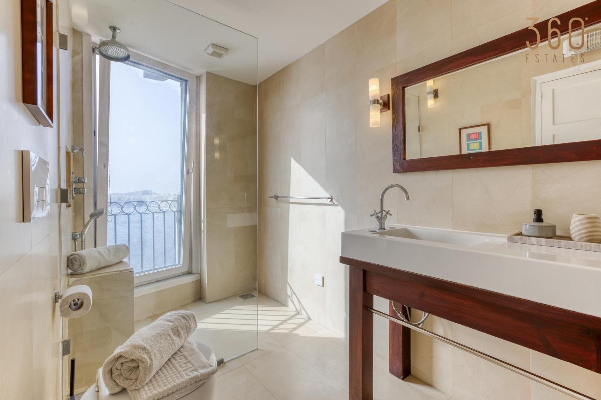 Postcard Penthouse By 360 Estates