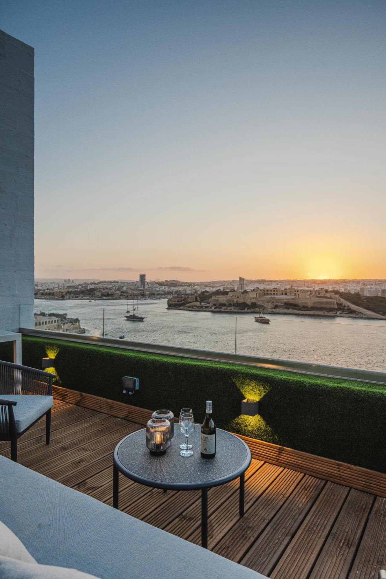 The Iconic Terrace Apartment