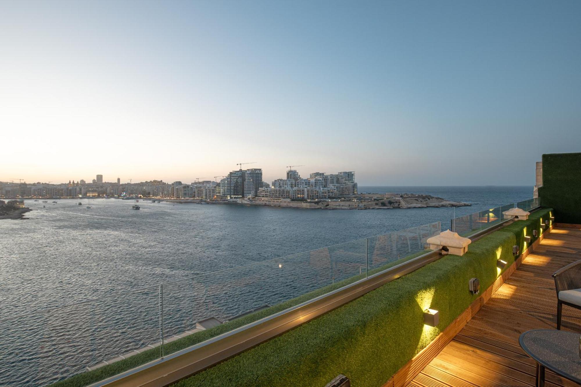 The Iconic Terrace Apartment *