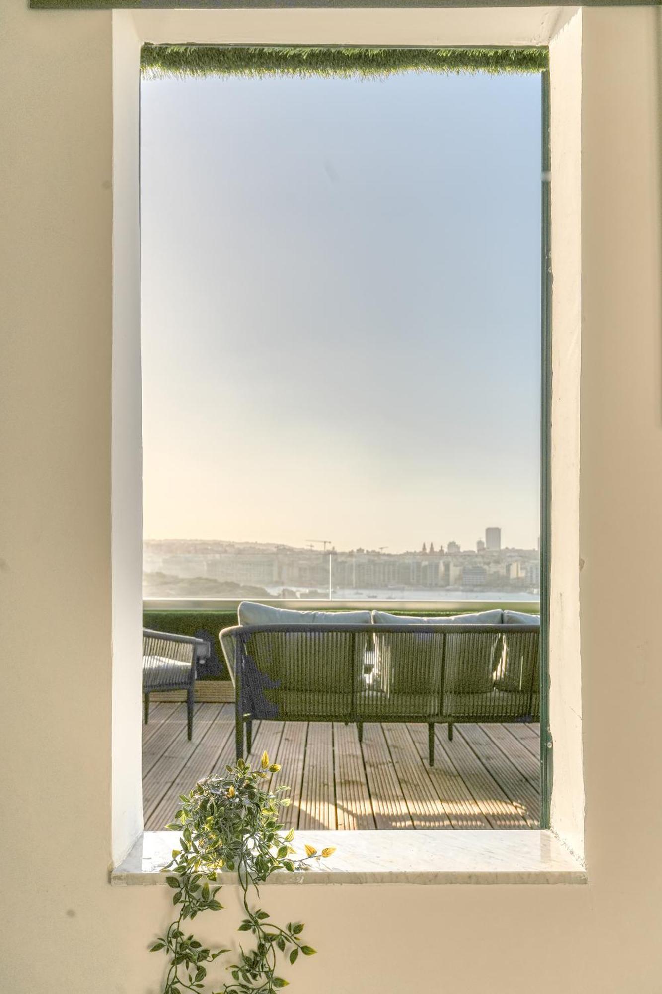 The Iconic Terrace * Valletta