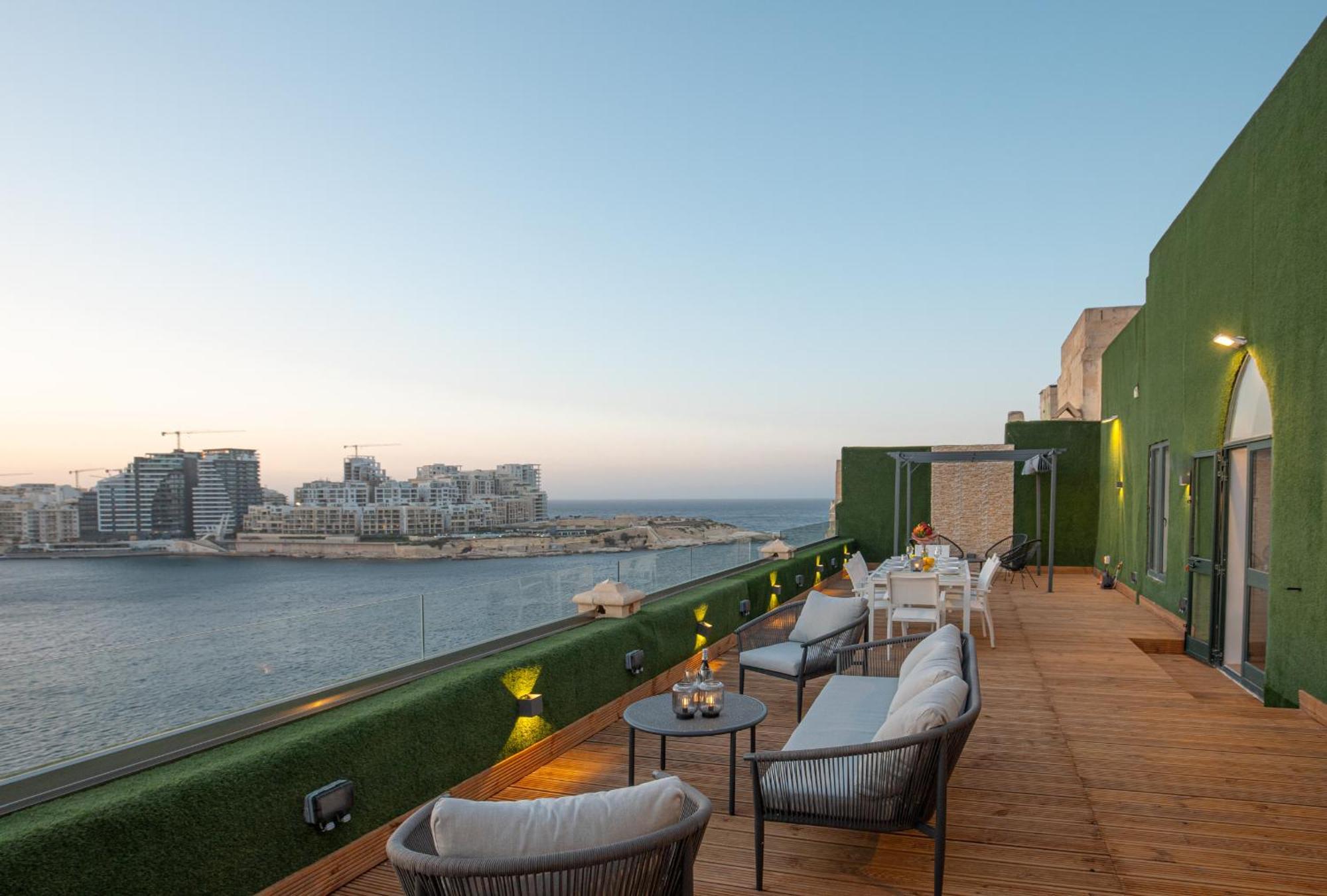 The Iconic Terrace Apartment *
