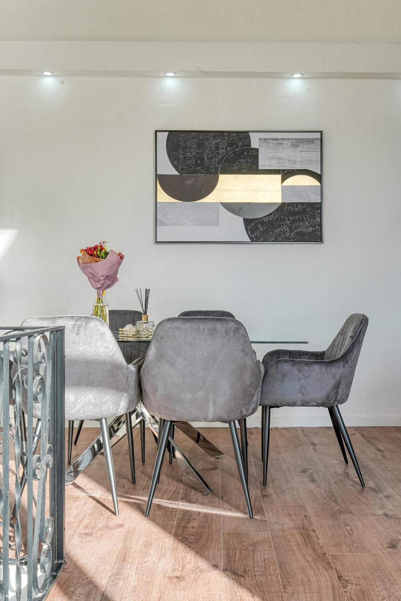 The Iconic Terrace Apartment *