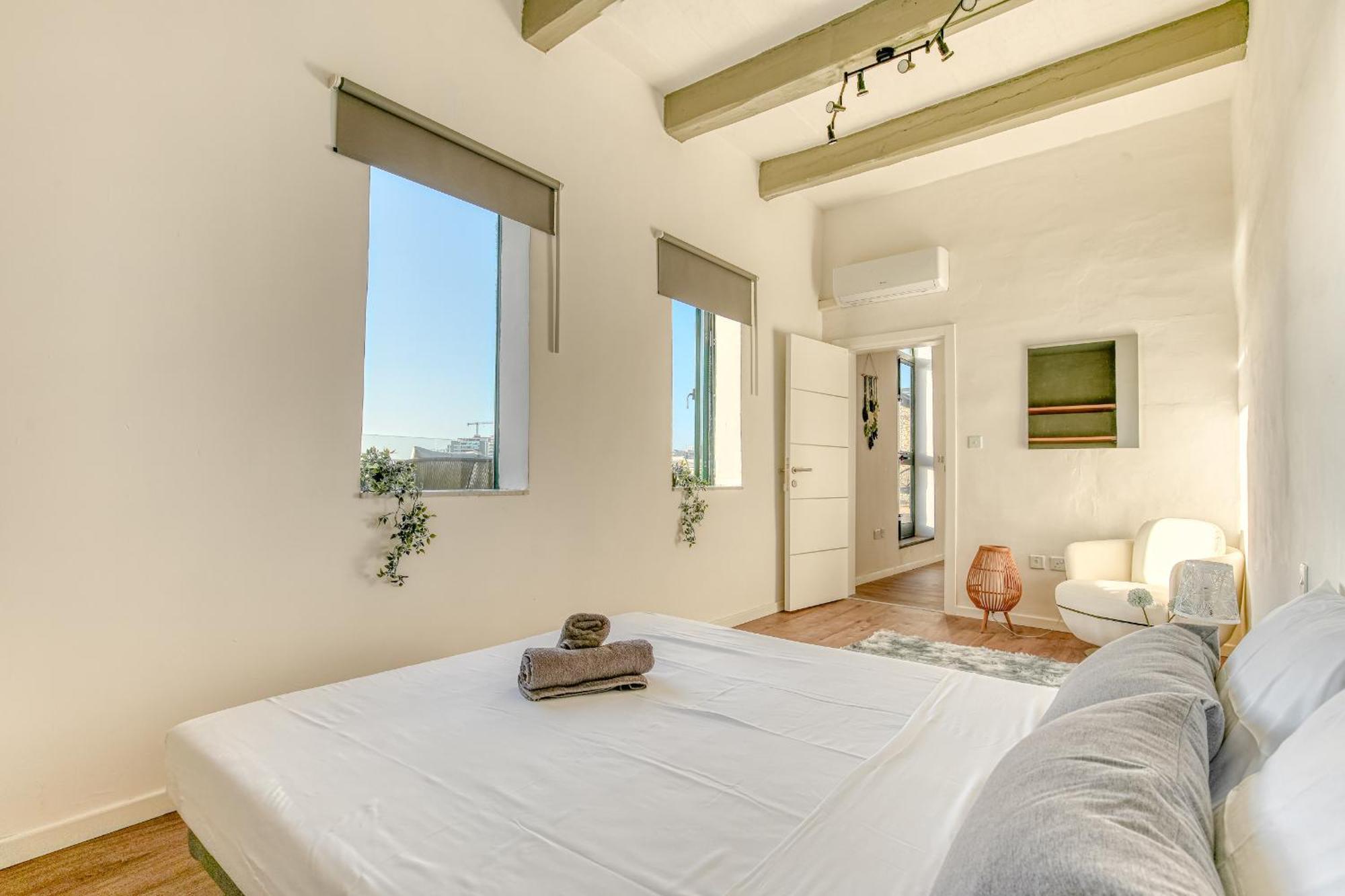 The Iconic Terrace Apartment *