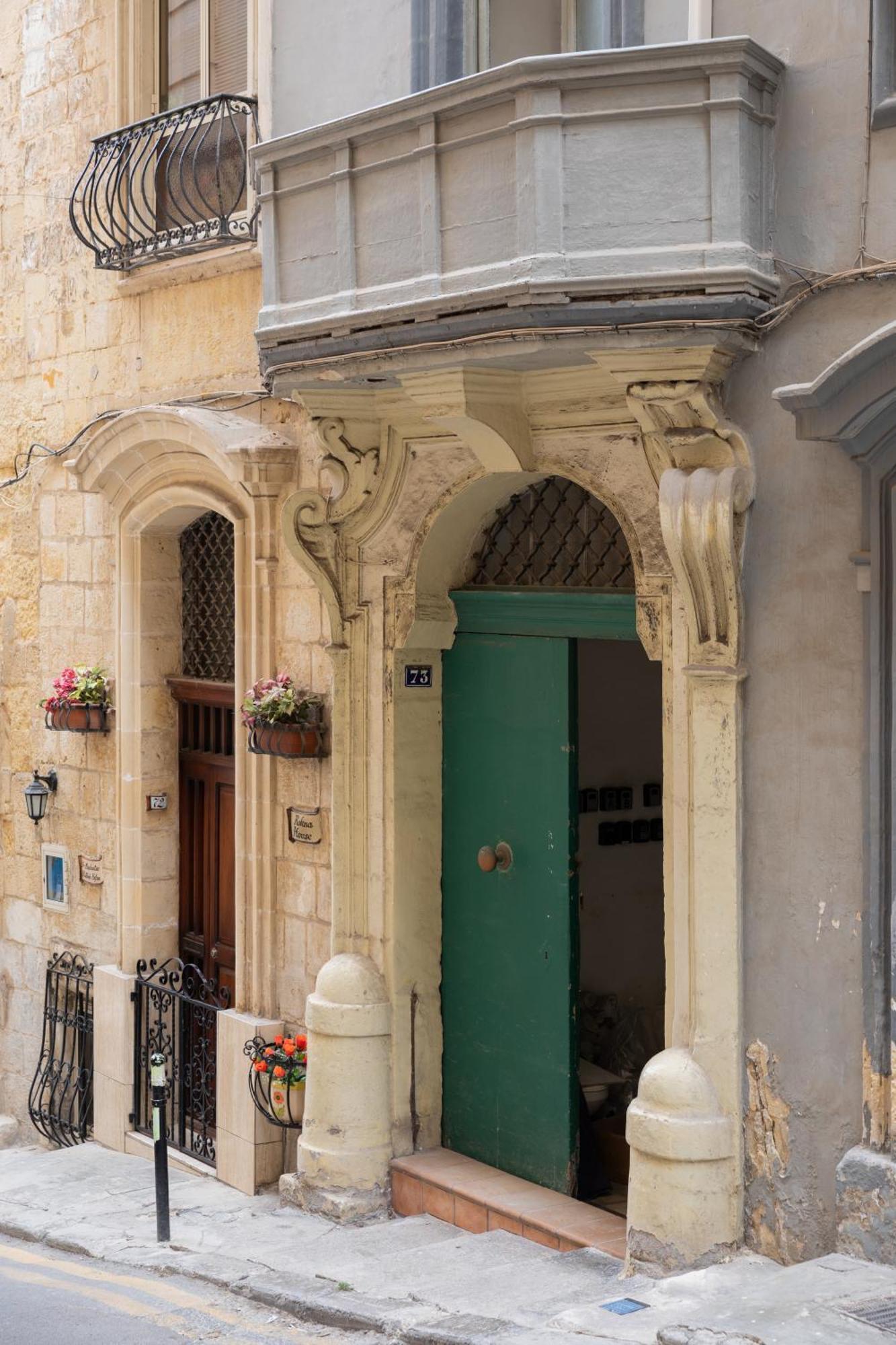 Traditional With Maltese Internal Court Yard - Designed With Traditional Stone And Tiling *