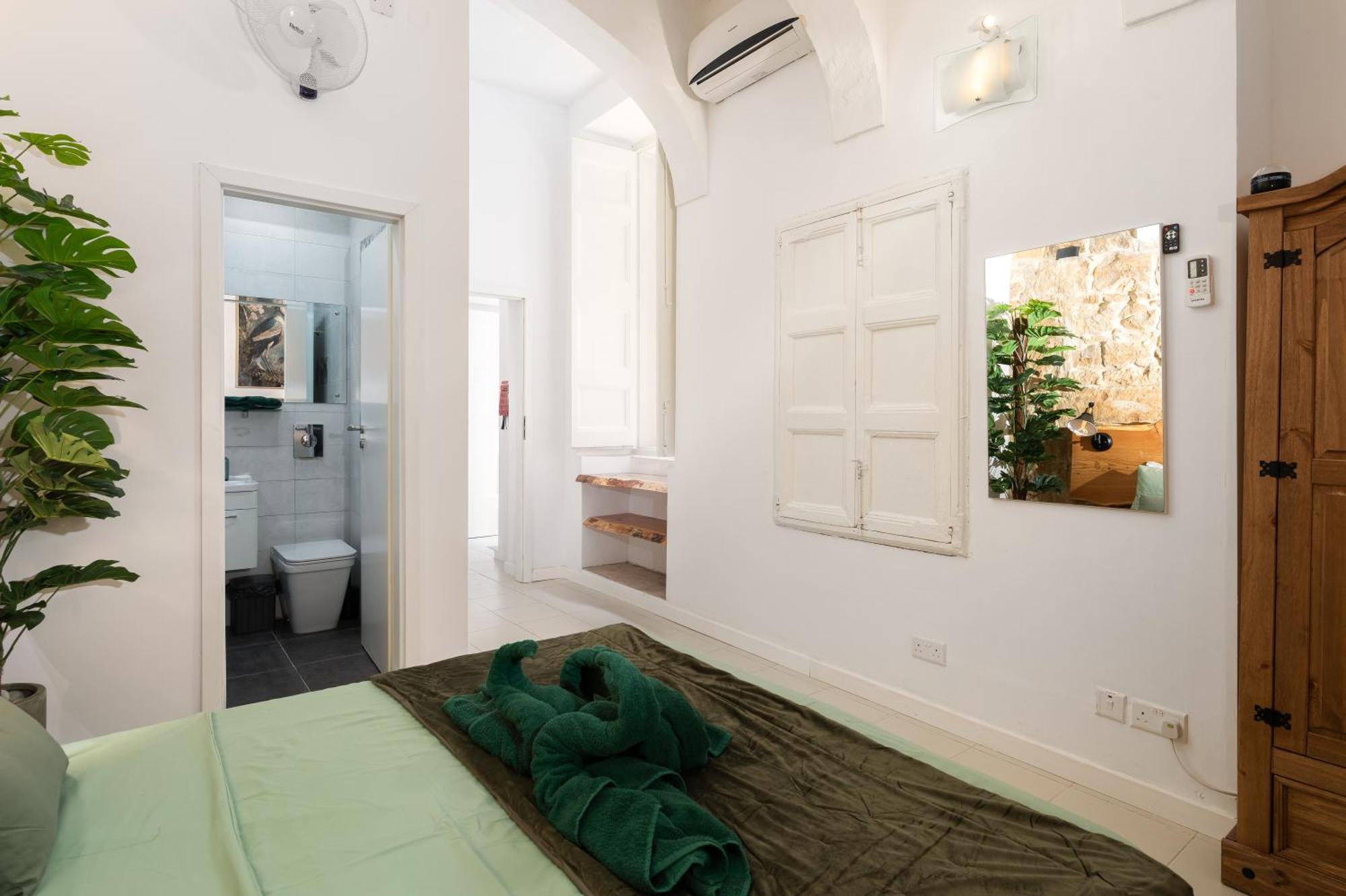 Traditional With Maltese Internal Court Yard - Designed With Traditional Stone And Tiling Valletta