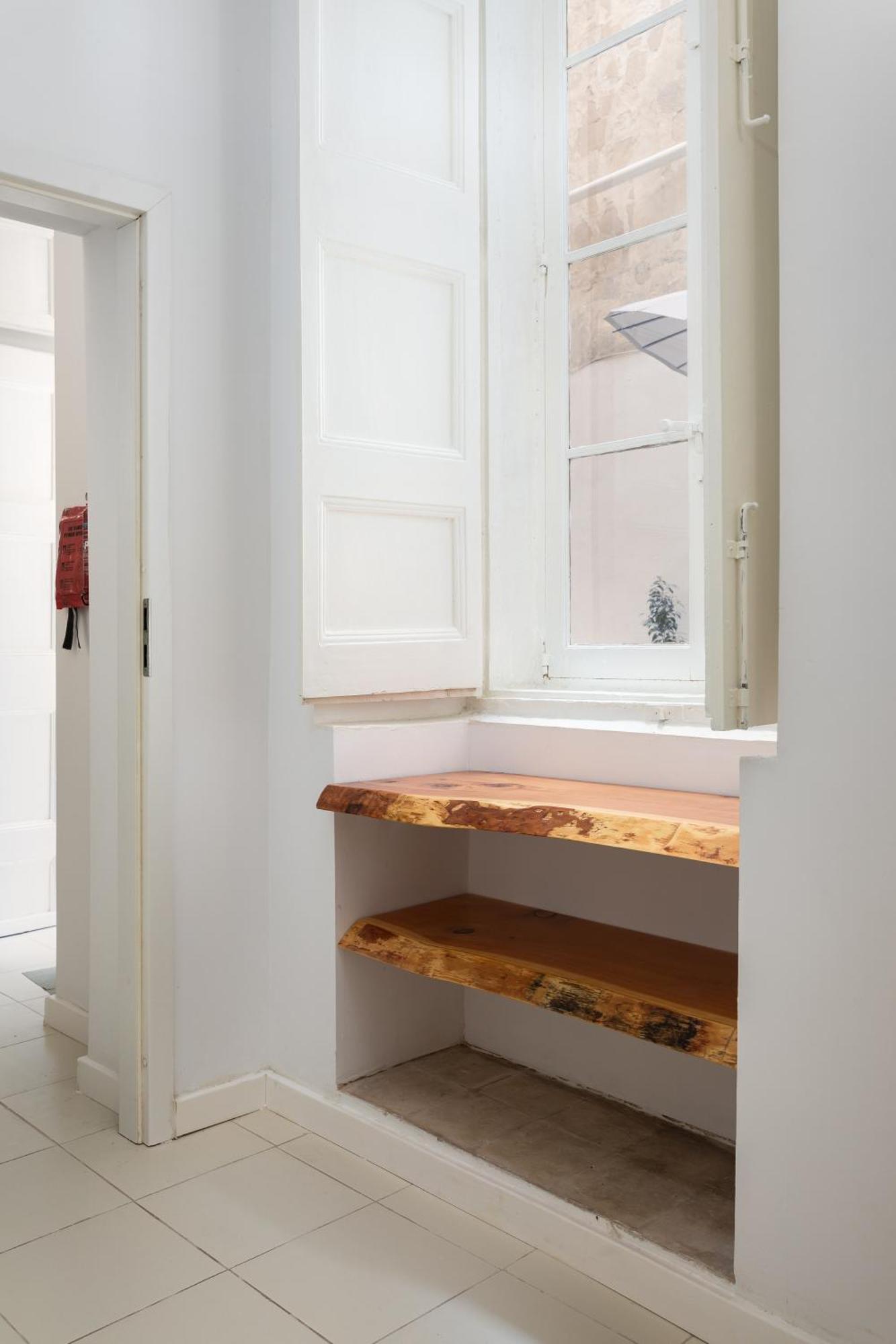 Traditional With Maltese Internal Court Yard - Designed With Traditional Stone And Tiling * Valletta