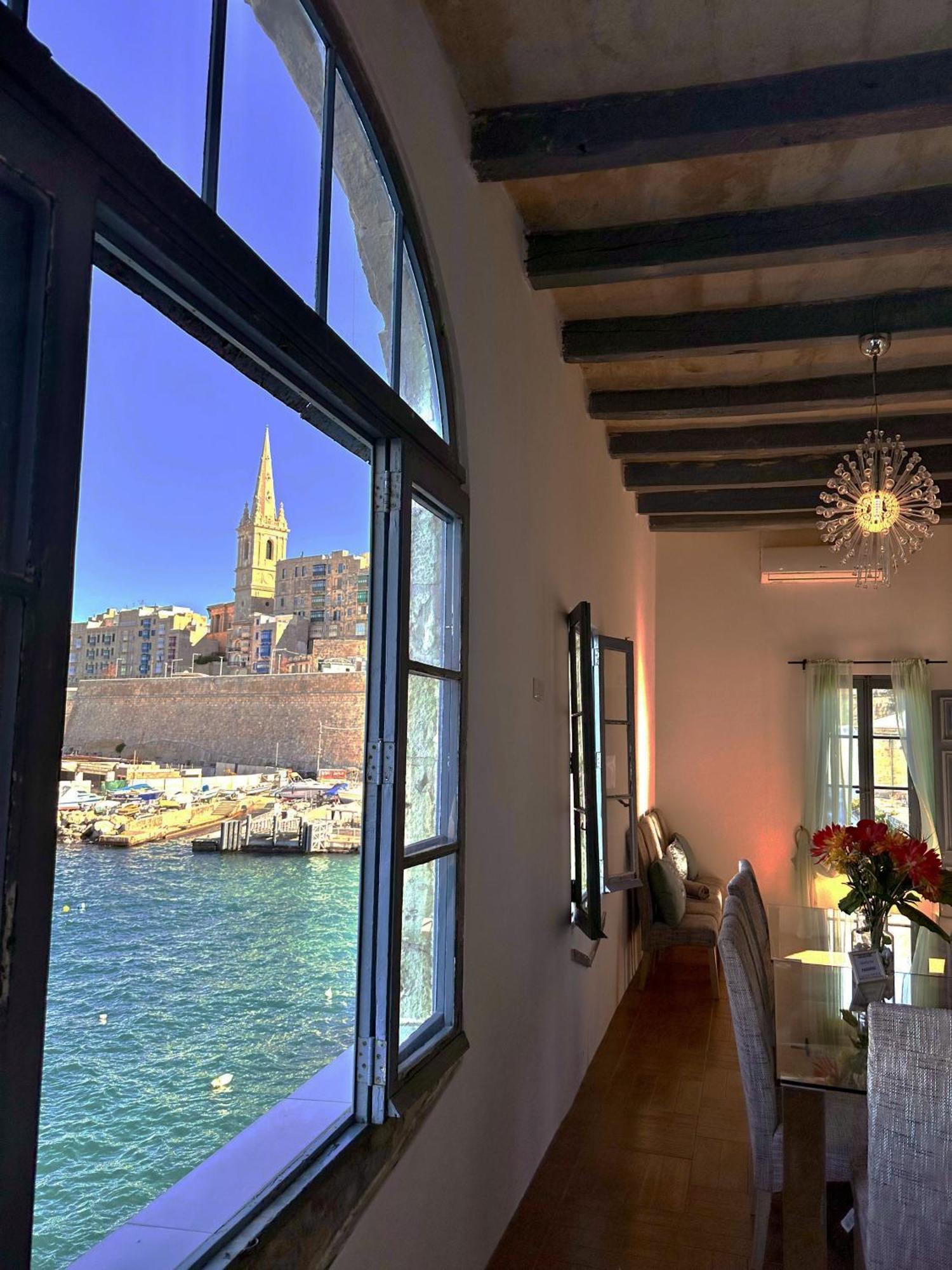 Waterfront With Pool And Jacuzzi Valletta