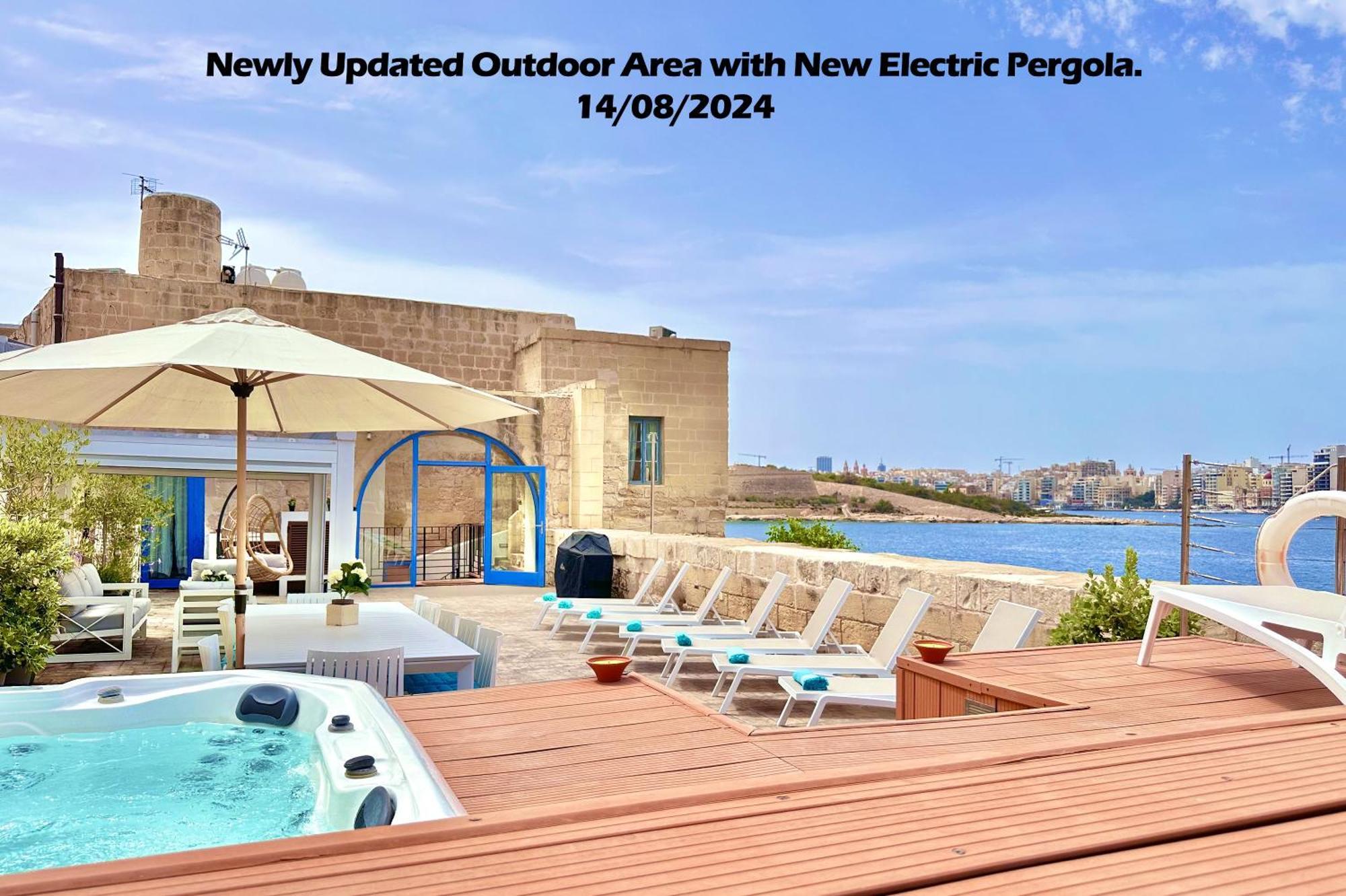 Waterfront With Pool And Jacuzzi