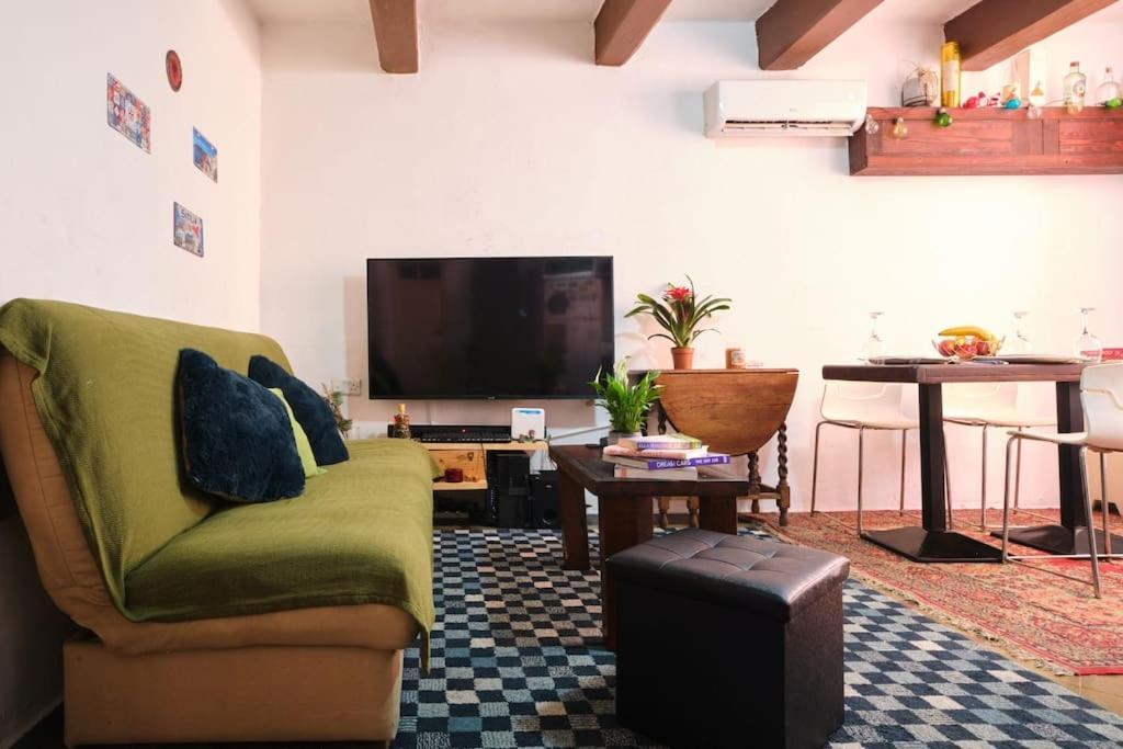 Private In Heart Of Valletta