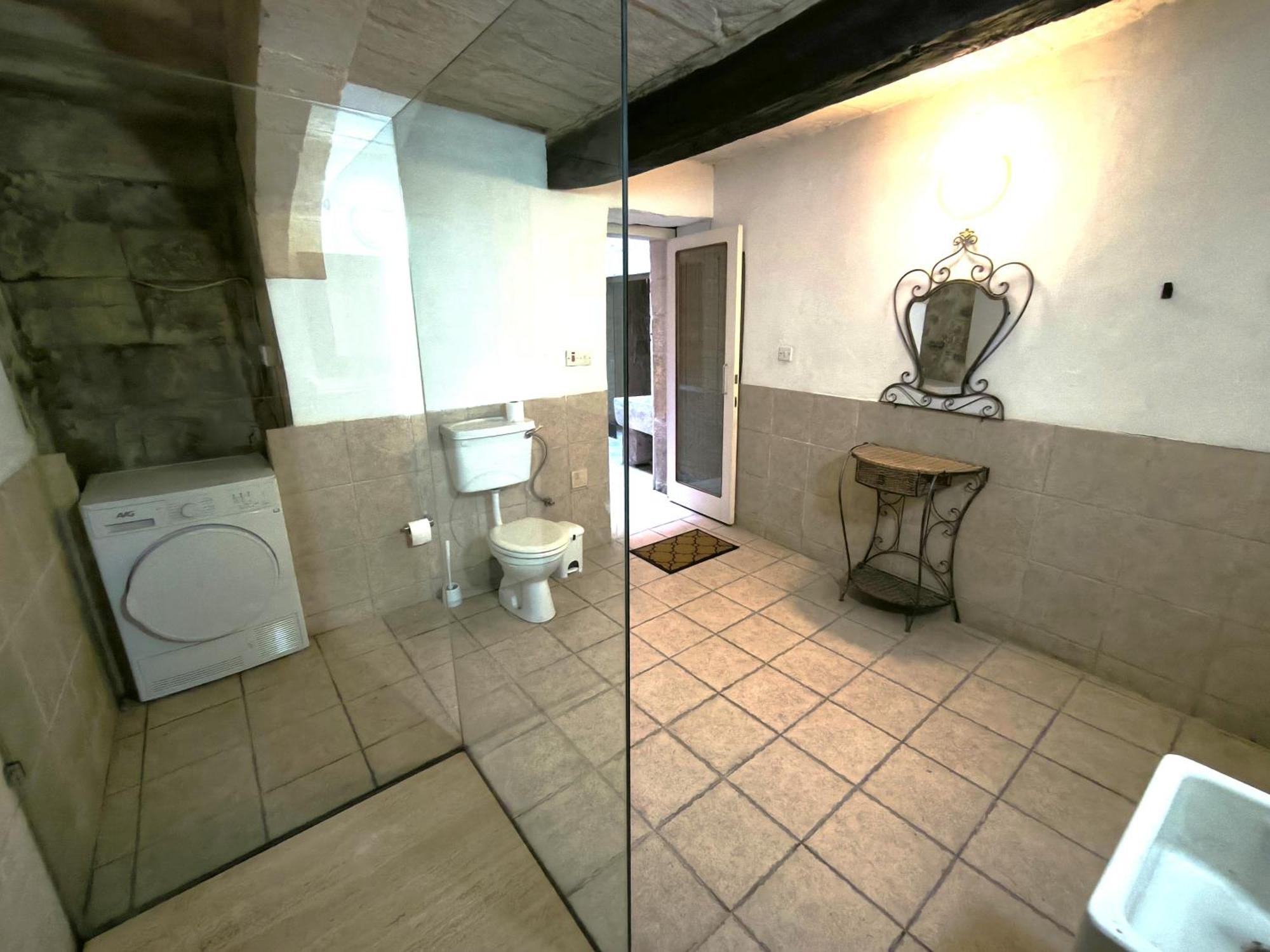Stunning 3 Bedroom Town House Apartamento