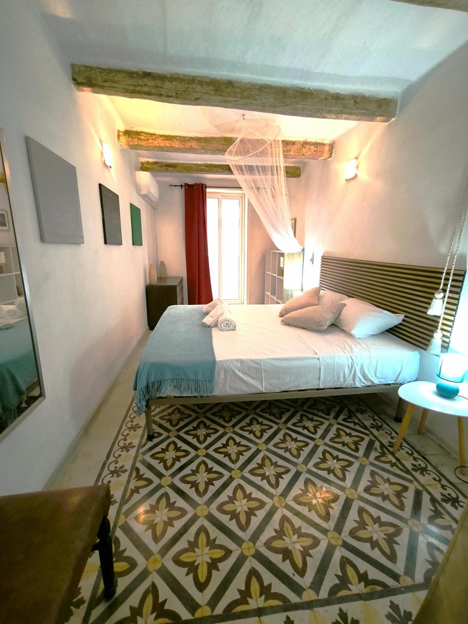 Stunning 3 Bedroom Town House Apartamento *