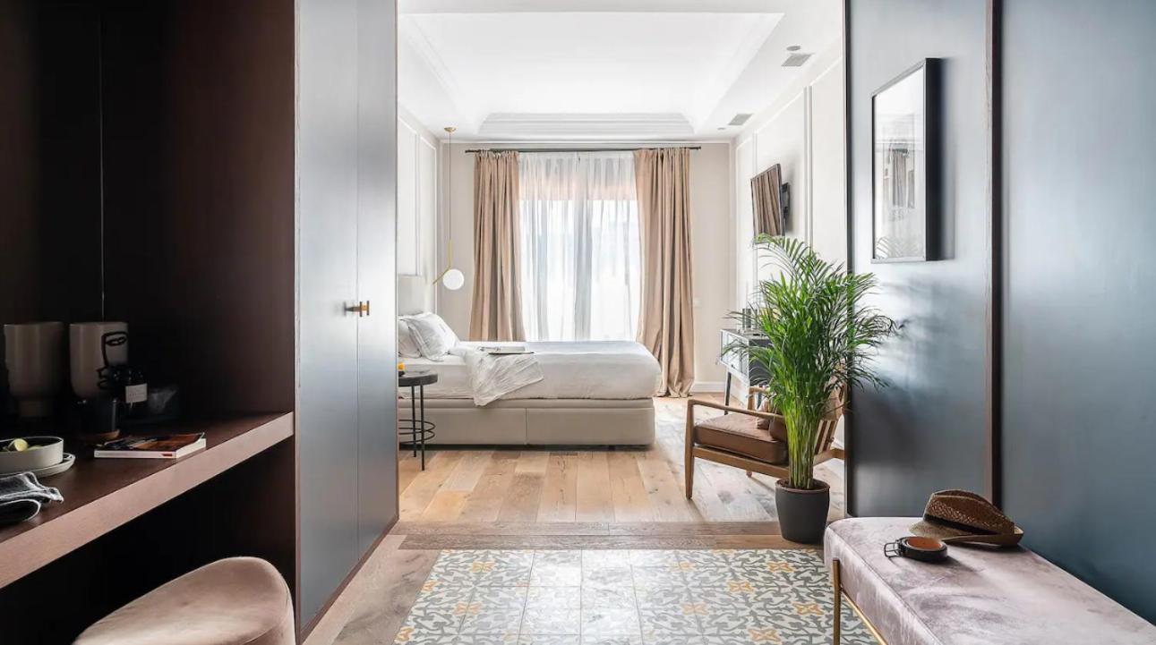 Sea View Apartment *