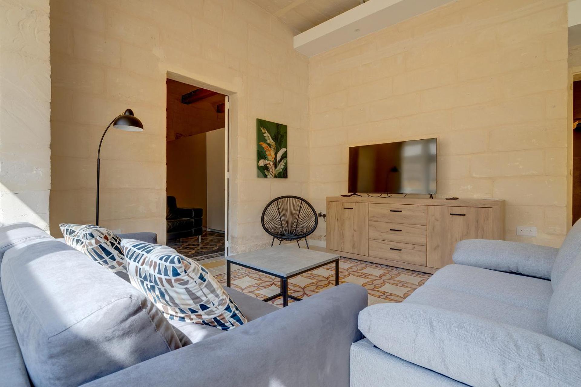Apartment Exclusive With Historic Charm *