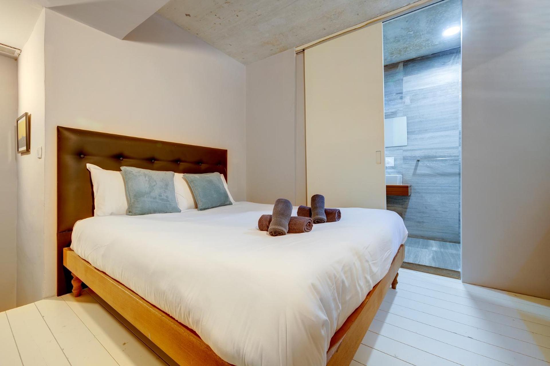 Tranquil 2 Bedroom In The Heart Of Apartment *