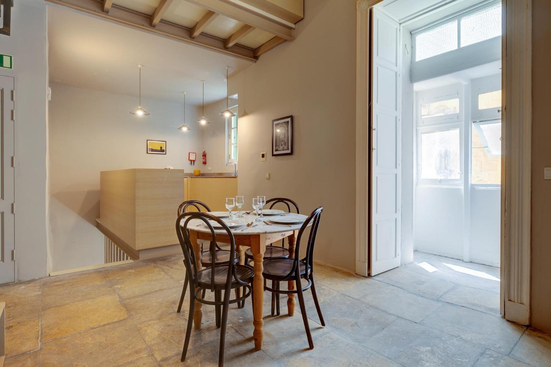 Apartment Tranquil 2 Bedroom In The Heart Of *