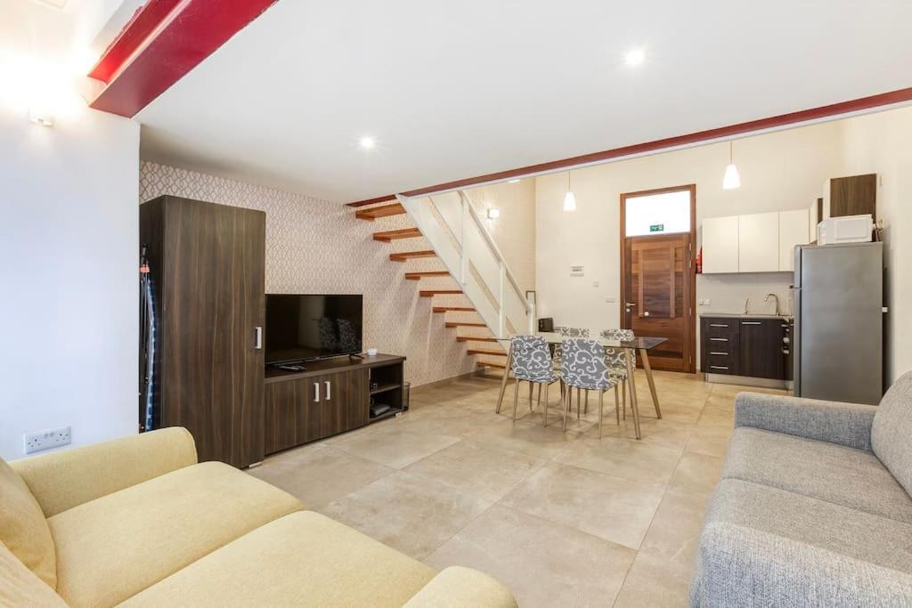 Charming, Designer 1 Bedroom Loft By 360 Estates * Valletta