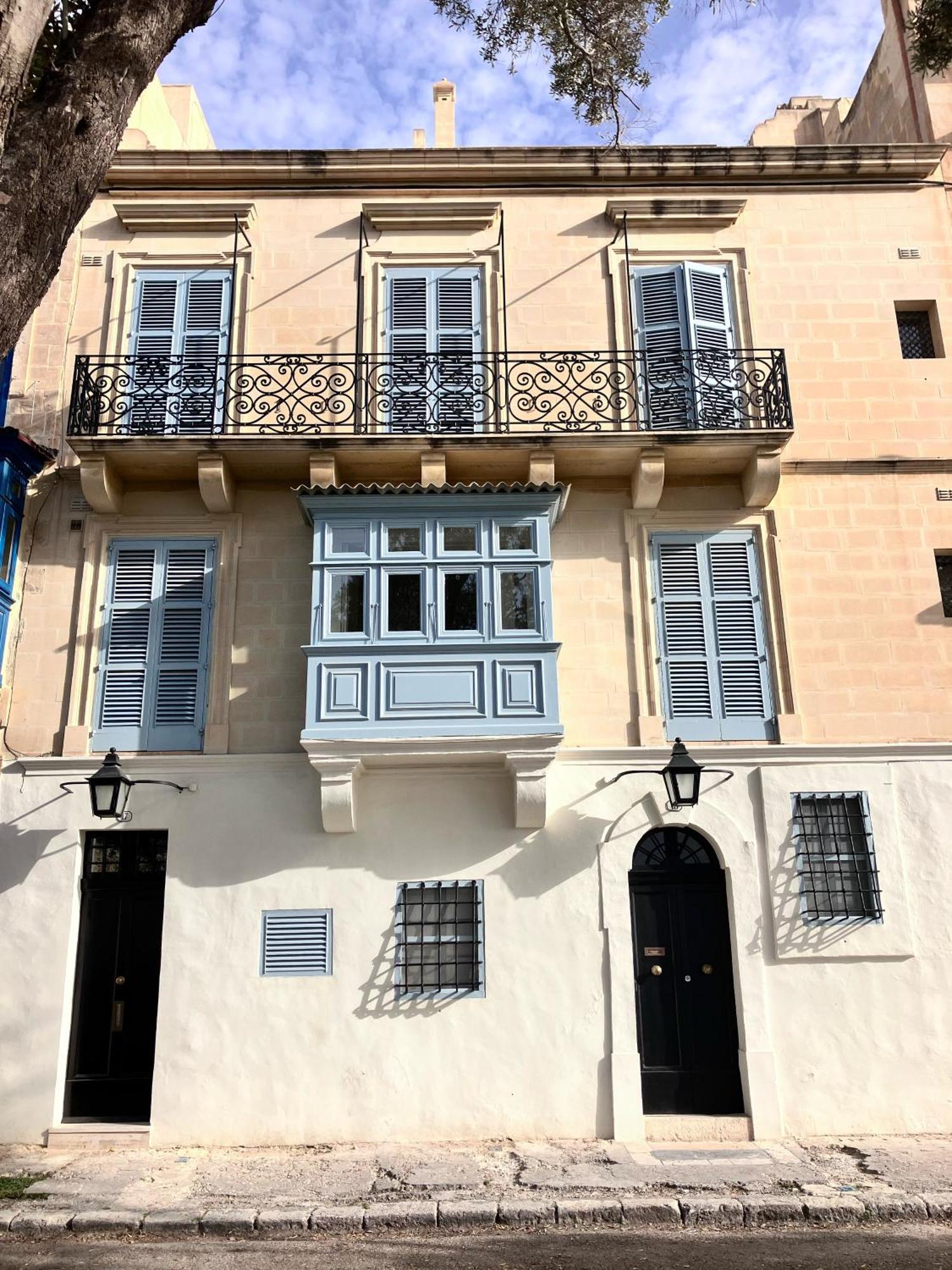 Penthouse W/ Unique Harbour View Valletta